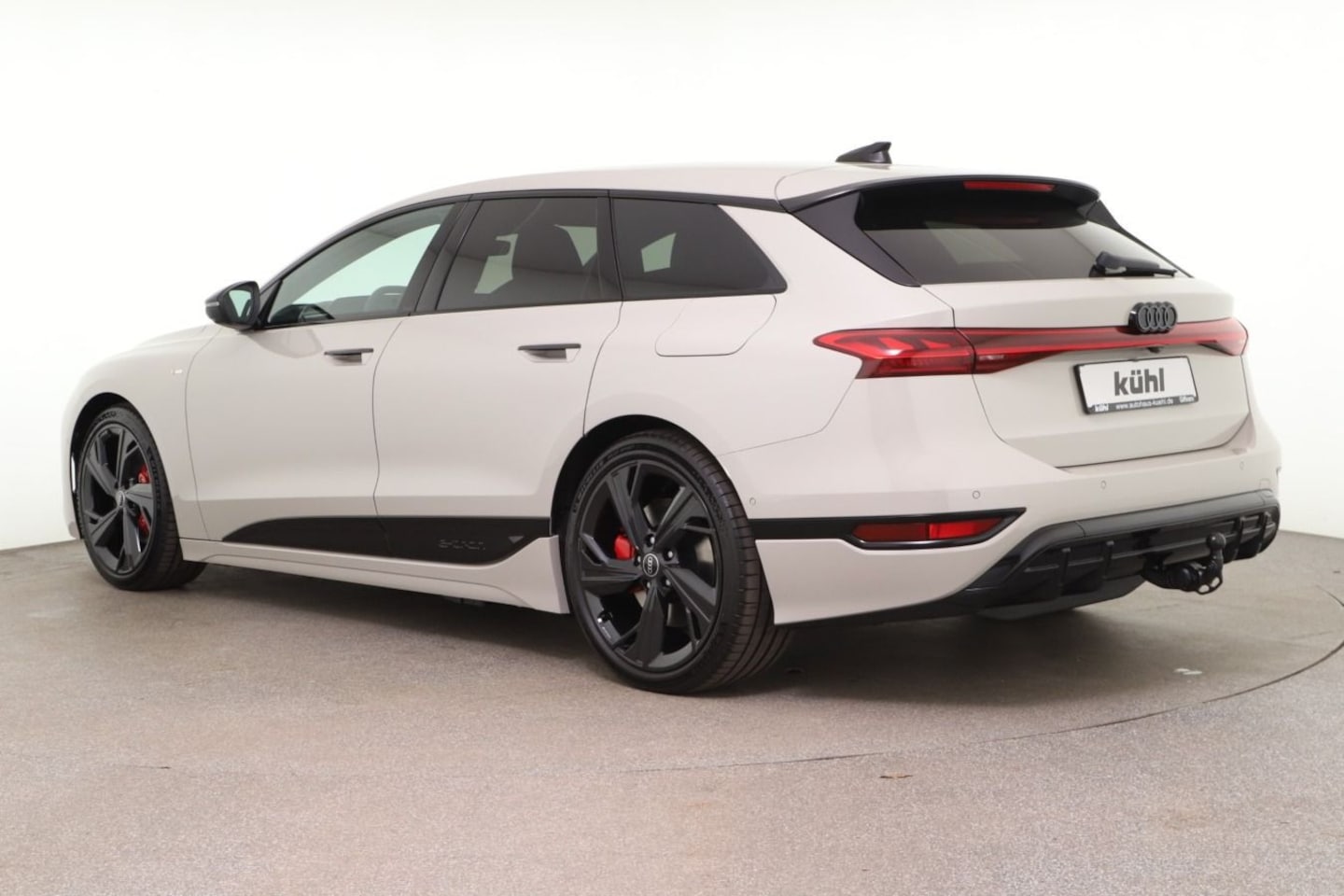 Bild über Audi A6 Avant e-tron S line business e-tron performance 270 kW - für weitere Informationen kontaktieren Sie den Audi Partner