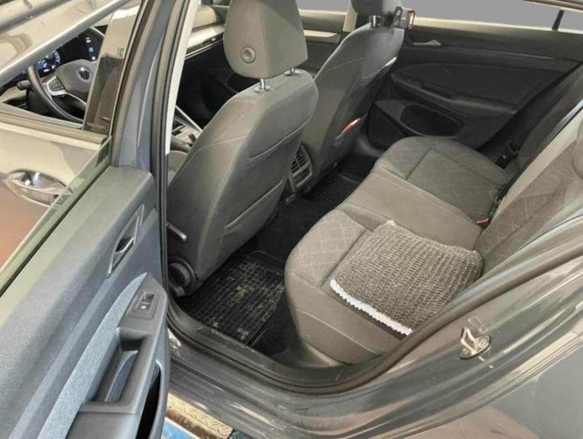 Volkswagen Golf Variant Life