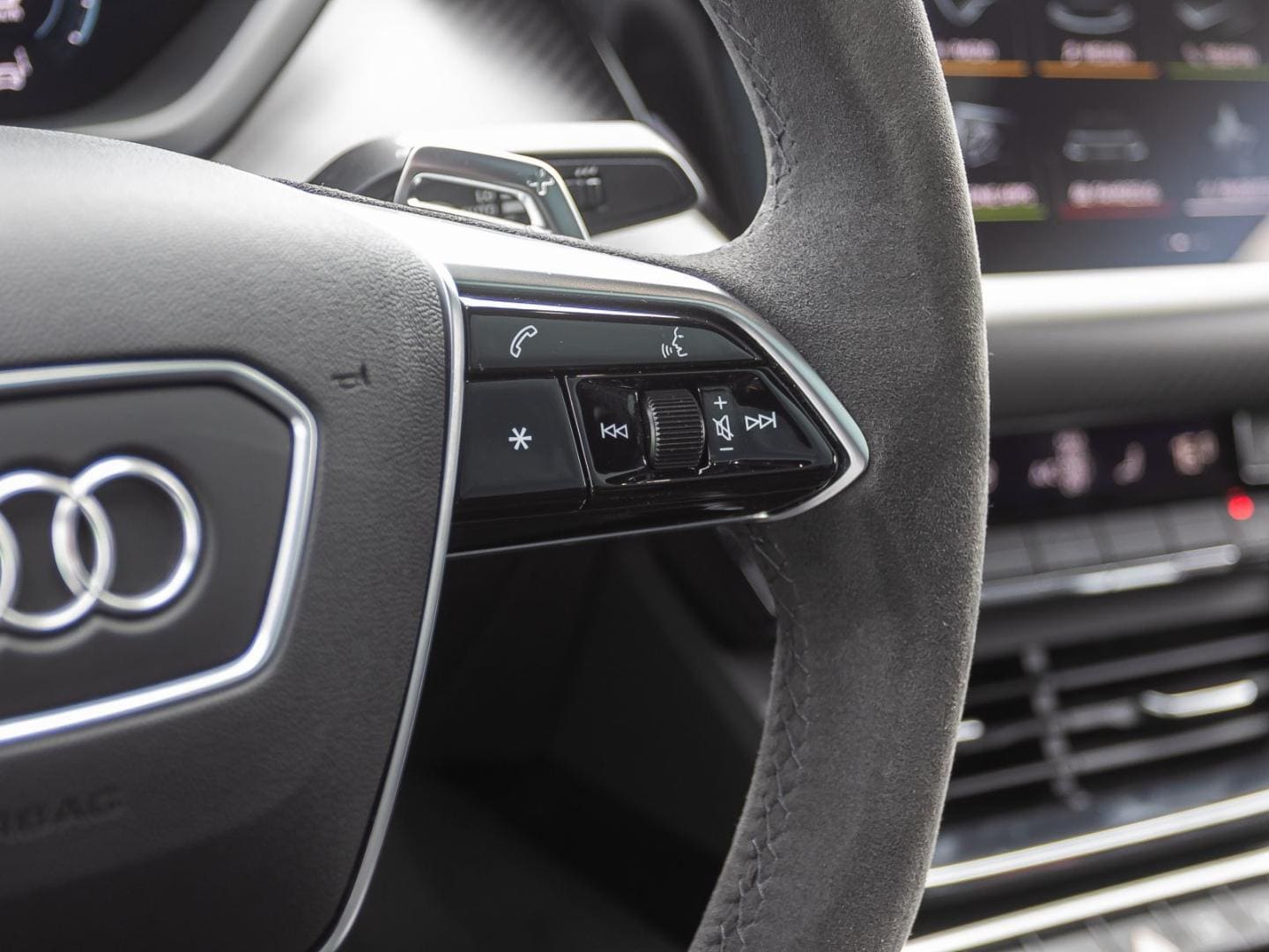 Bild über Audi RS e-tron GT e-tron quattro - für weitere Informationen kontaktieren Sie den Audi Partner