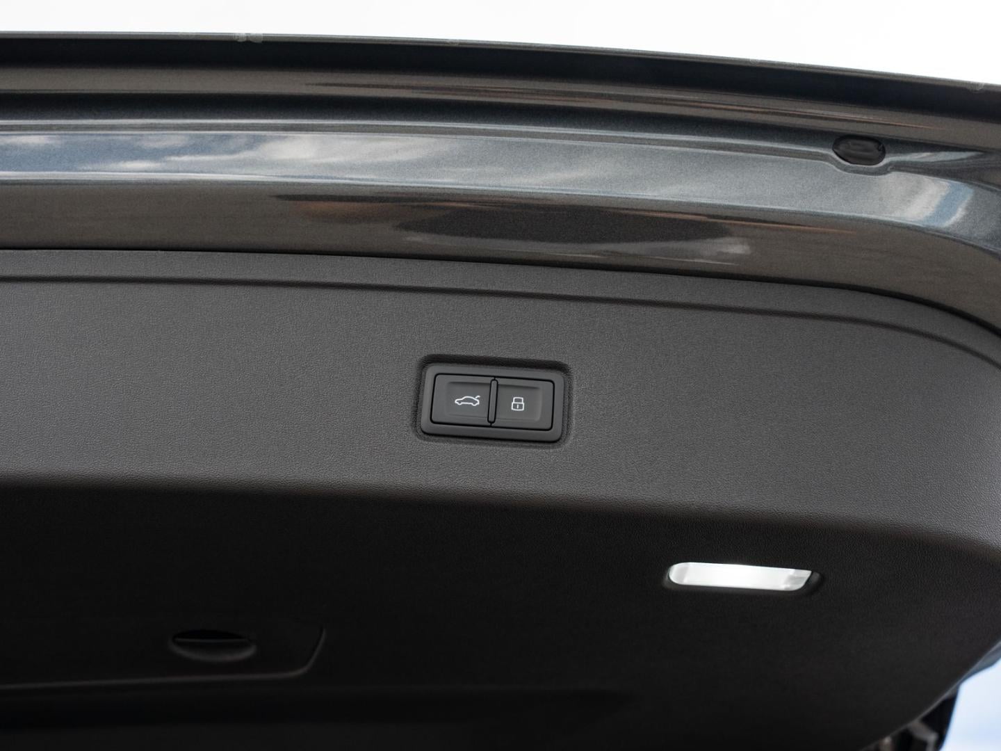 Bild über Audi Q7 SUV TDI quattro 220 kW tiptronic - für weitere Informationen kontaktieren Sie den Audi Partner