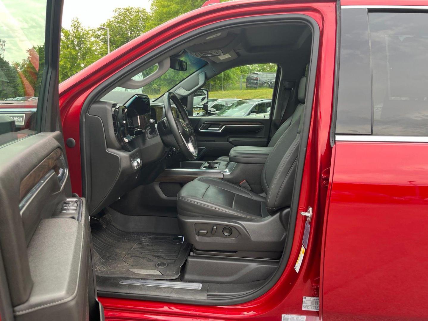 2024 GMC Sierra 2500HD SLT - Photo 30