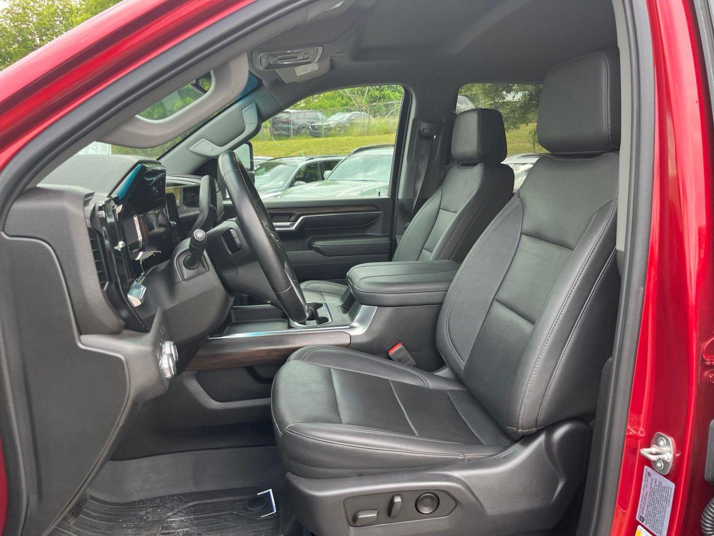 2024 GMC Sierra 2500HD SLT - Photo 31