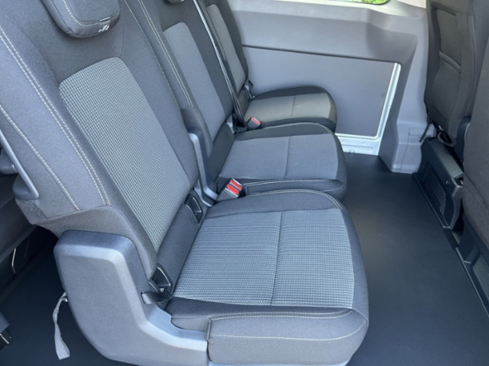 Volkswagen Transporter Kombi kurzer Radstand