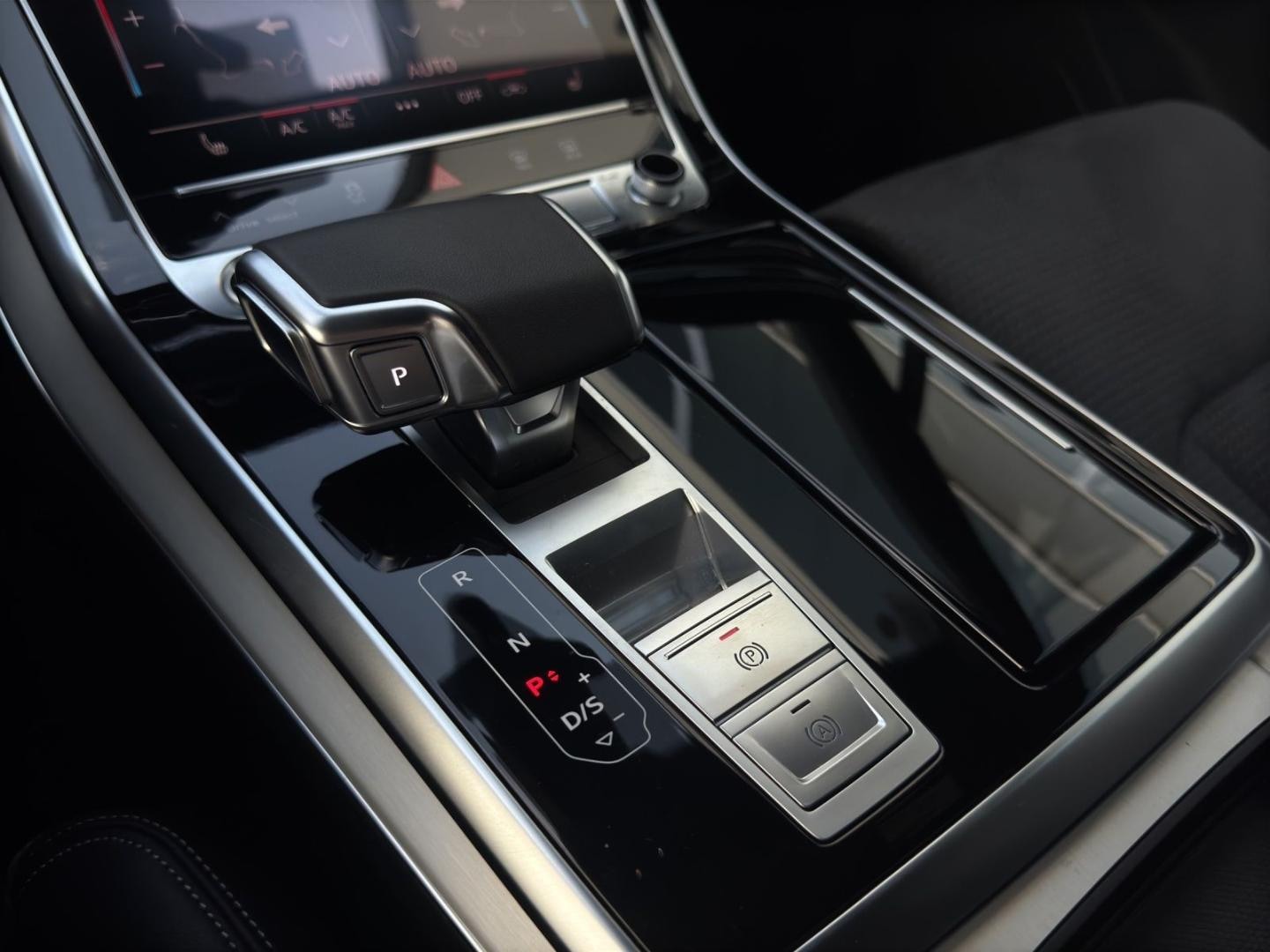 Bild über Audi Q7 SUV TDI quattro 170 kW tiptronic - für weitere Informationen kontaktieren Sie den Audi Partner