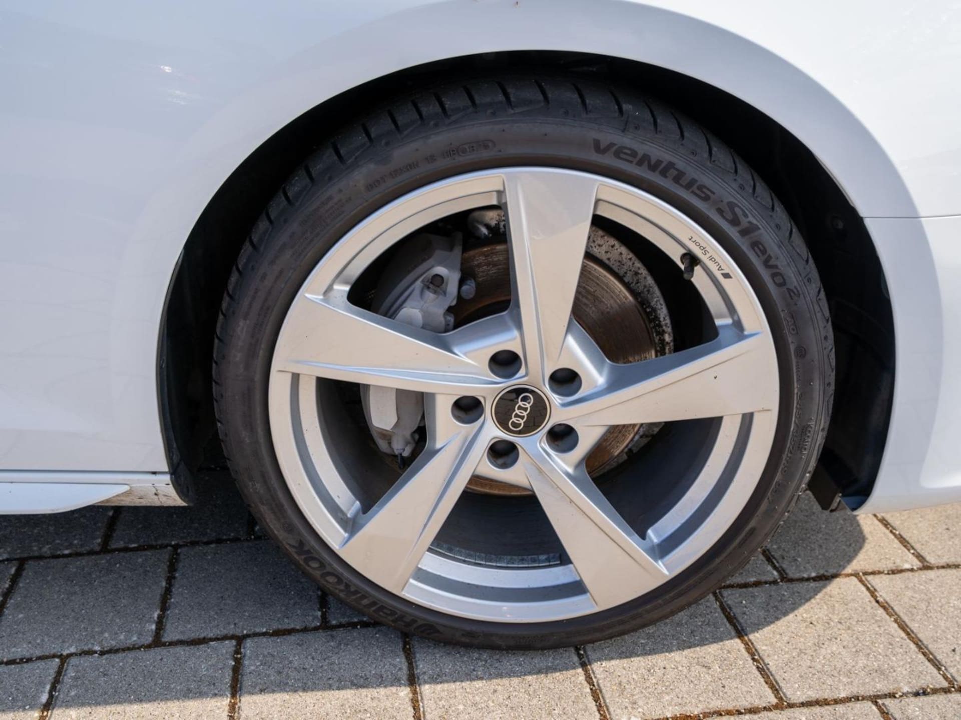 Audi A4 Avant S line