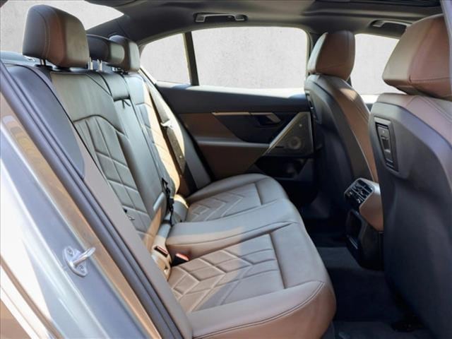2026 BMW i5 40 - Photo 24