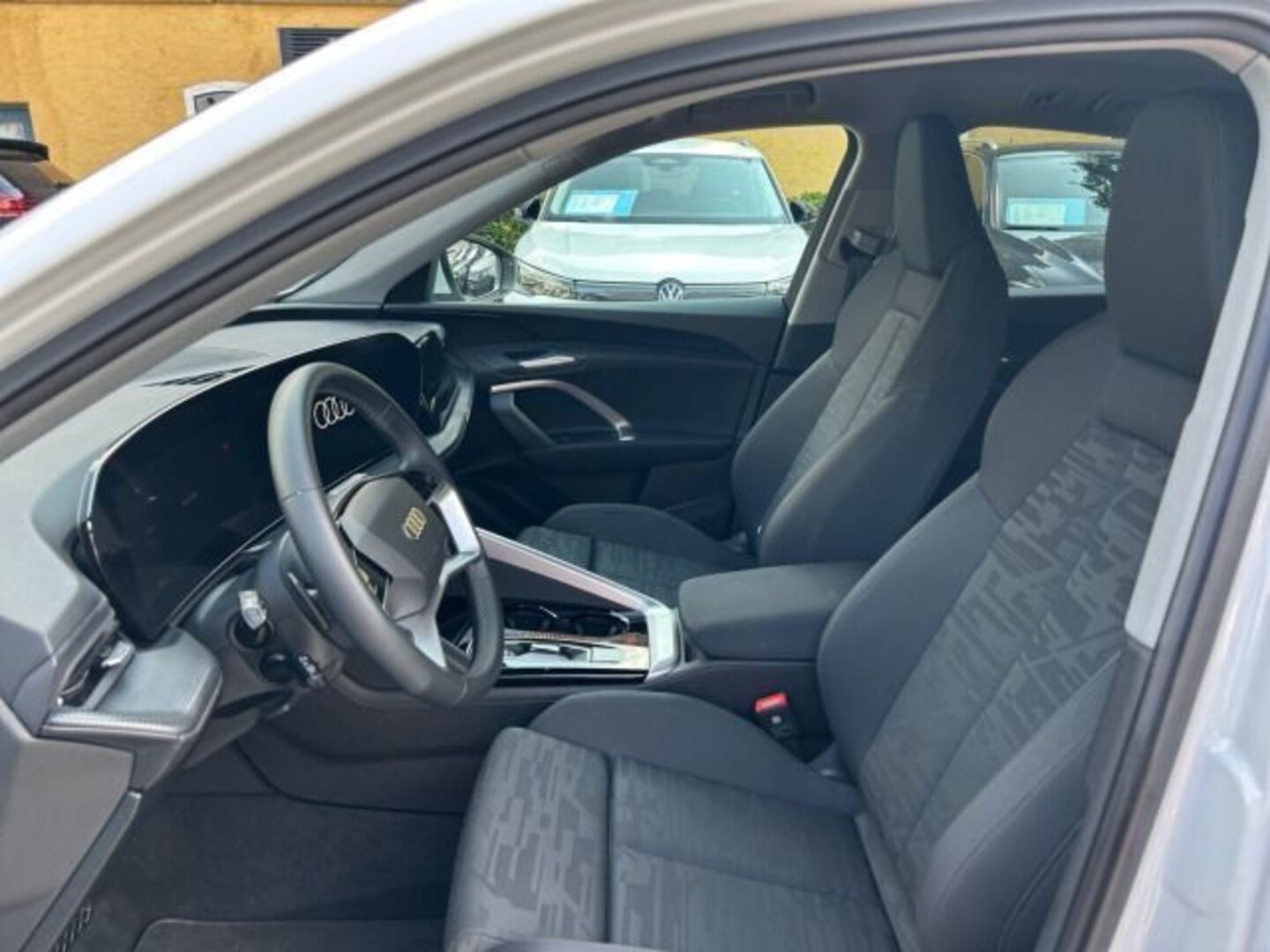 Bild über Audi Q5 Sportback TDI quattro 150 kW S tronic - für weitere Informationen kontaktieren Sie den Audi Partner