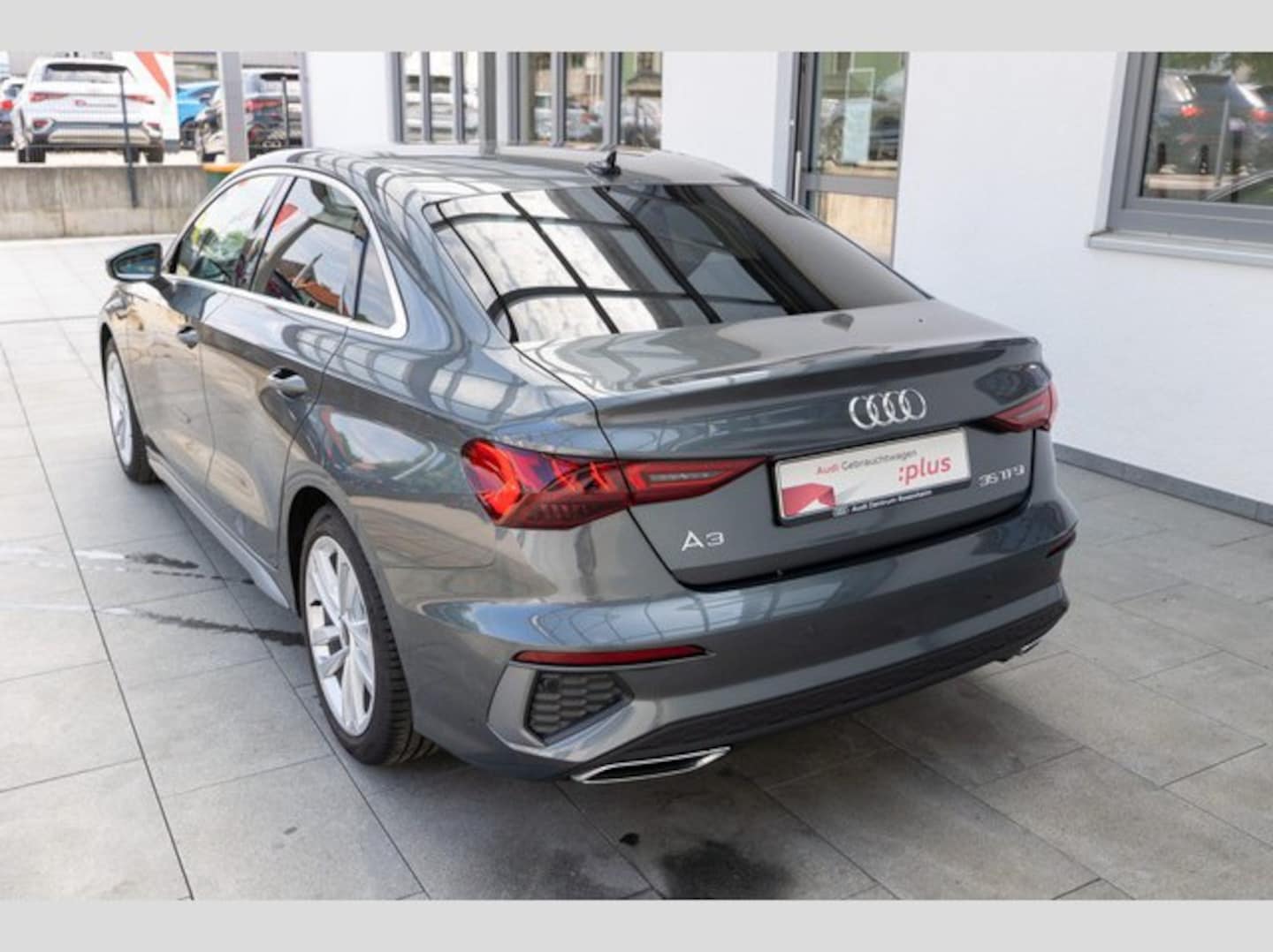 Bild über Audi A3 Limousine S line 35 TFSI S tronic - für weitere Informationen kontaktieren Sie den Audi Partner