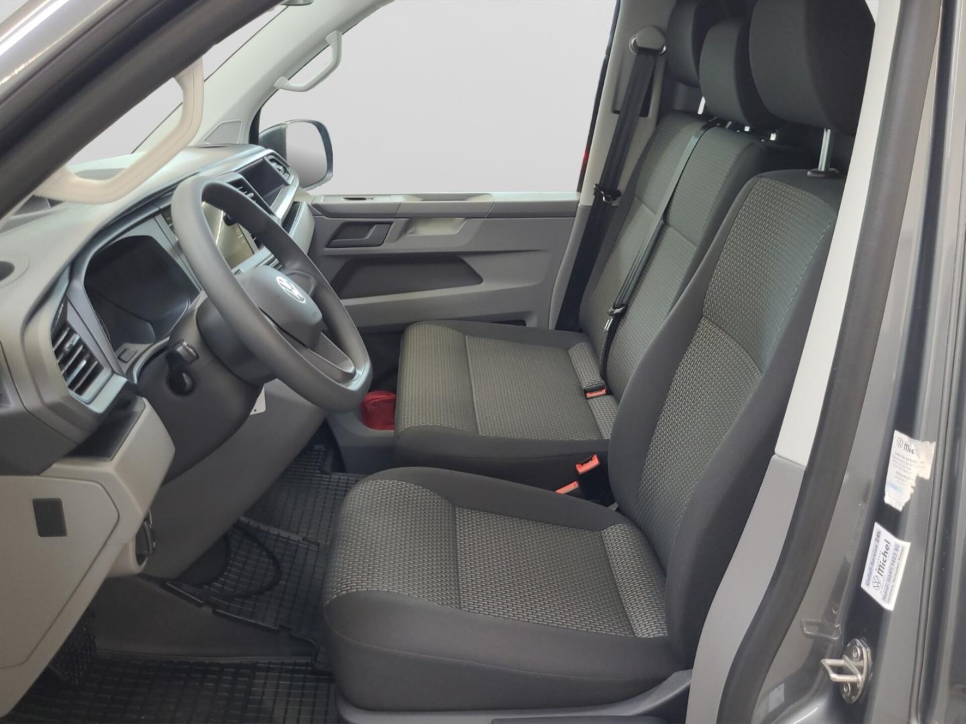 Volkswagen T6.1 Transporter Kombi langer Radstand