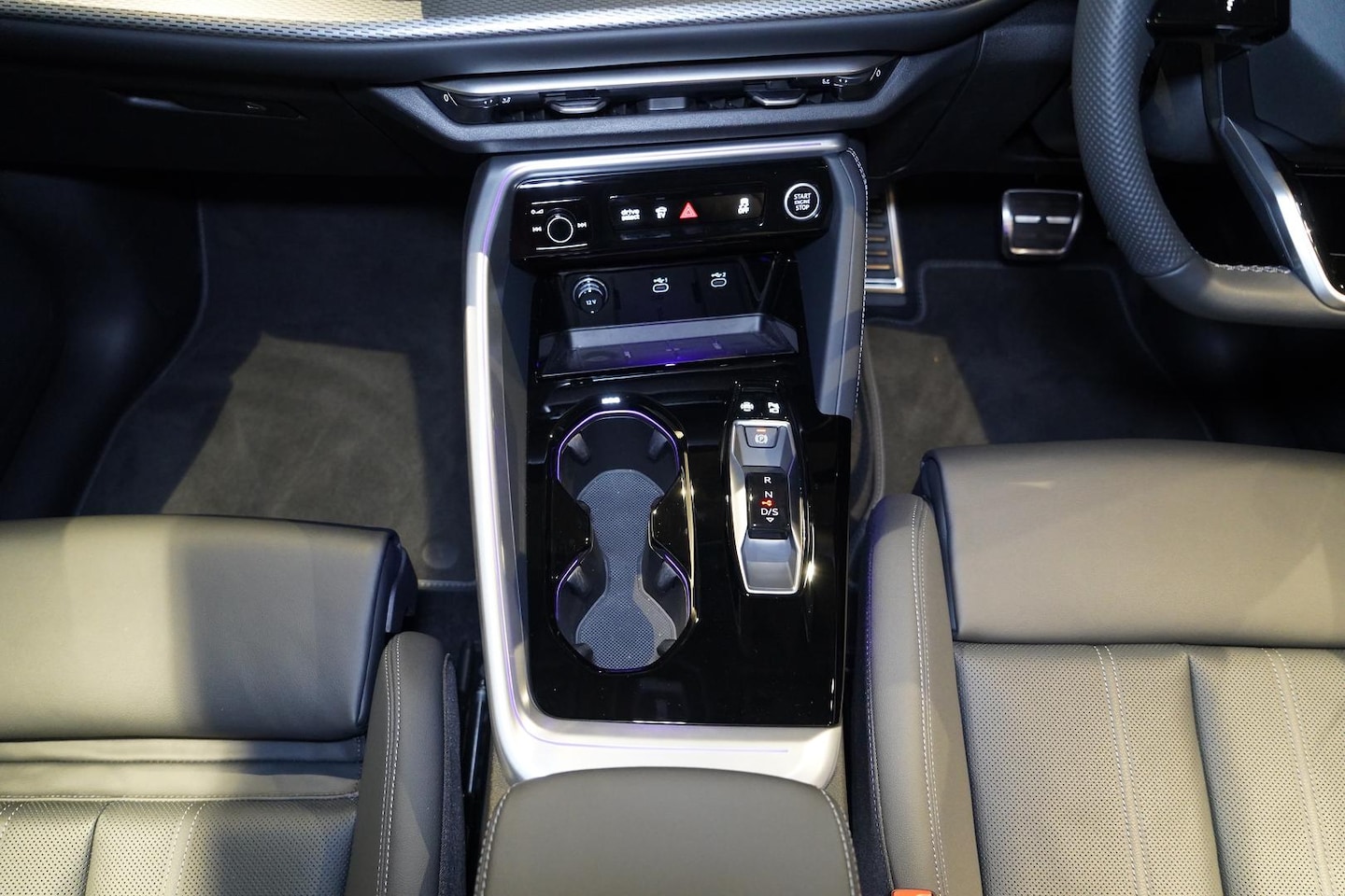 Image about Audi Q5 SUV e-hybrid quattro S tronic