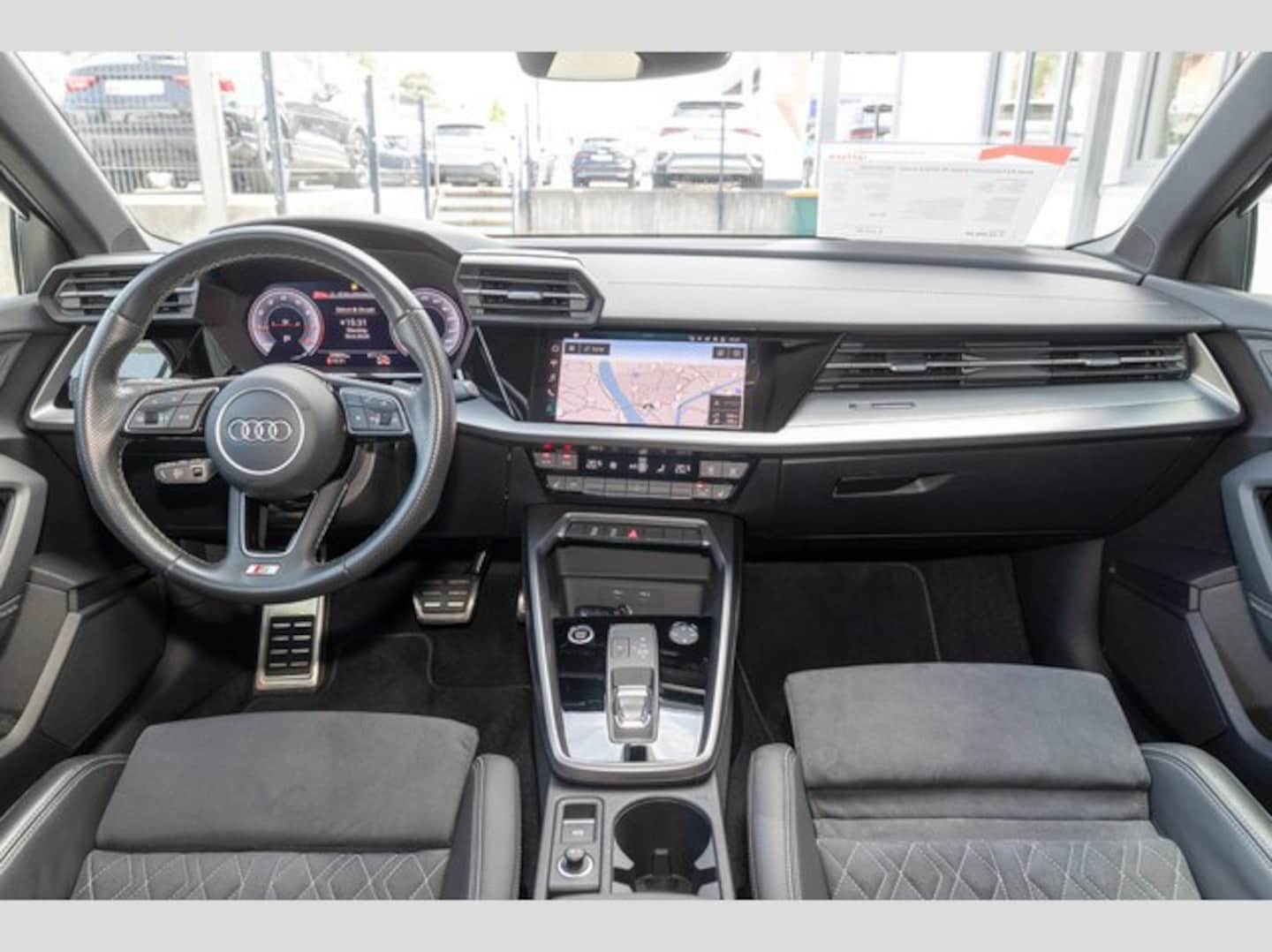Bild über Audi A3 Limousine S line 35 TFSI S tronic - für weitere Informationen kontaktieren Sie den Audi Partner