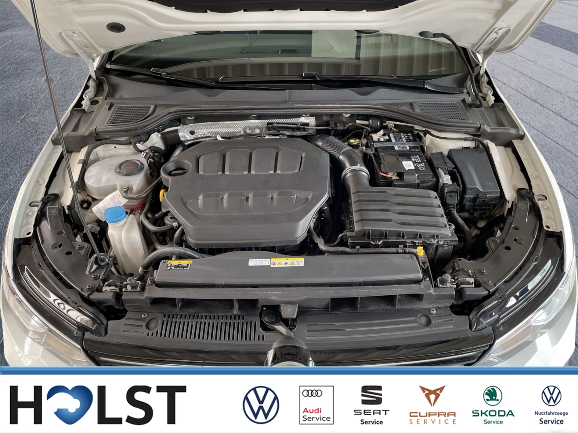 Volkswagen Golf Variant R