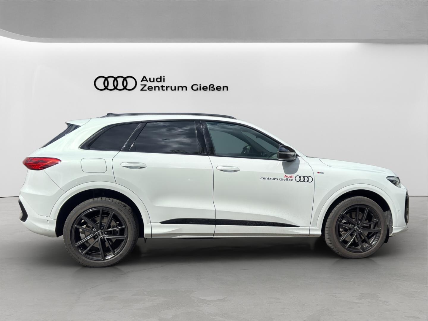 Bild über Audi Q5 SUV TDI quattro 150 kW S tronic - für weitere Informationen kontaktieren Sie den Audi Partner