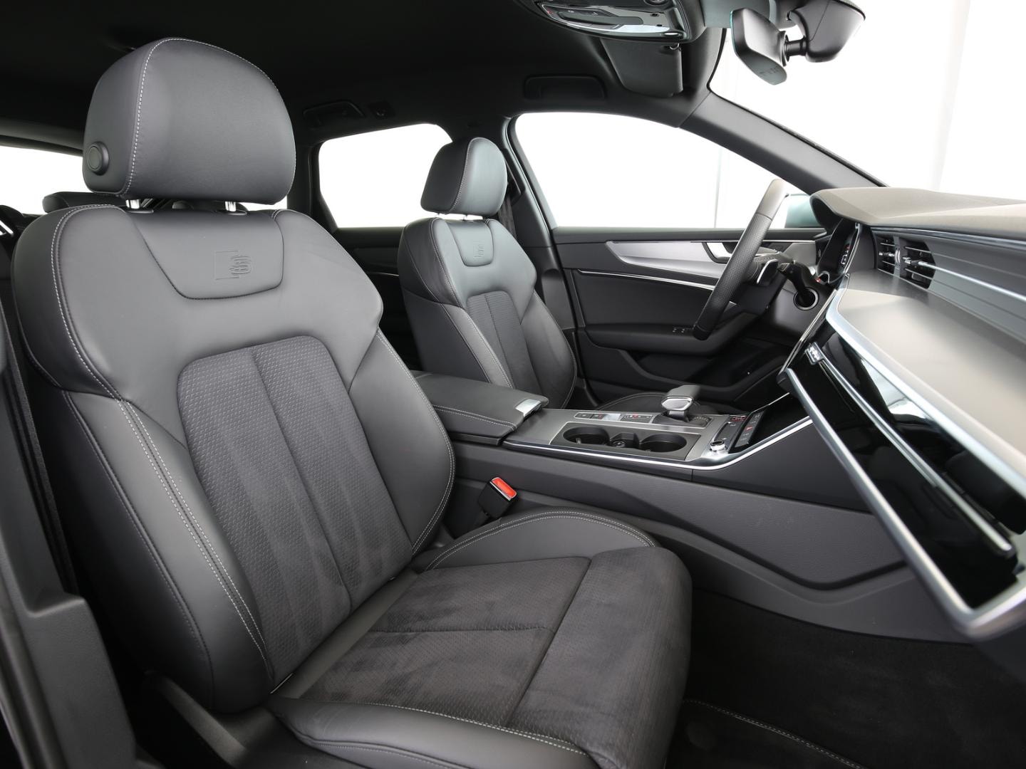 Bild über Audi S6 Avant TDI quattro tiptronic - für weitere Informationen kontaktieren Sie den Audi Partner