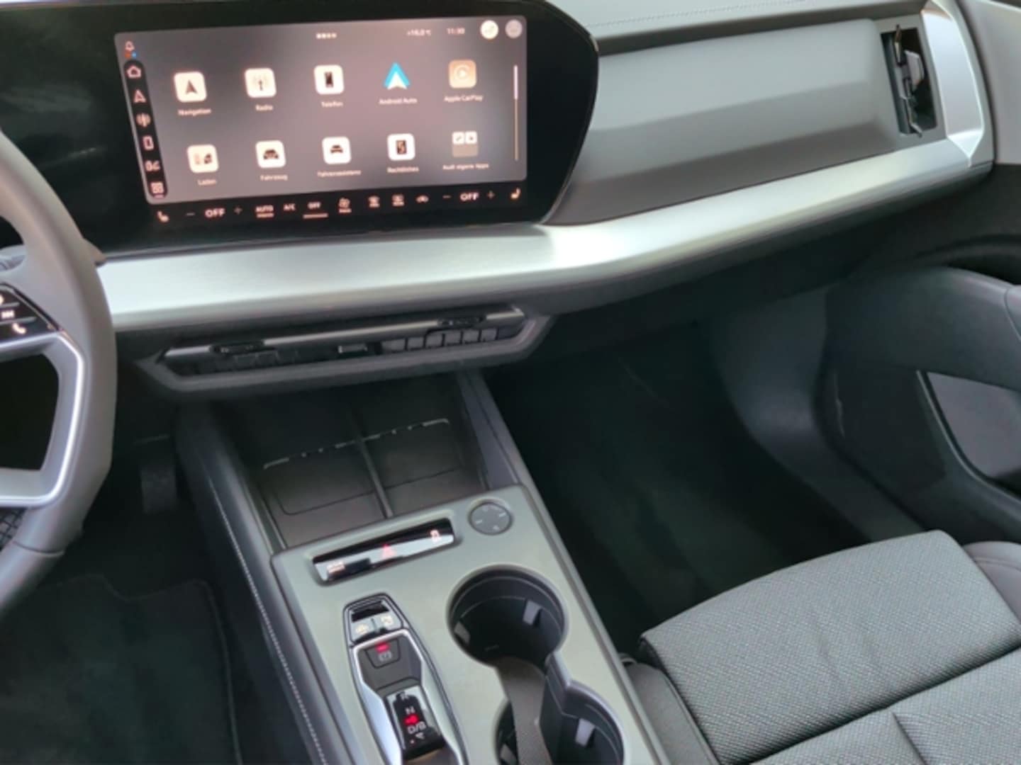 Bild über Audi Q4 SUV e-tron e-tron performance 210 kW - für weitere Informationen kontaktieren Sie den Audi Partner