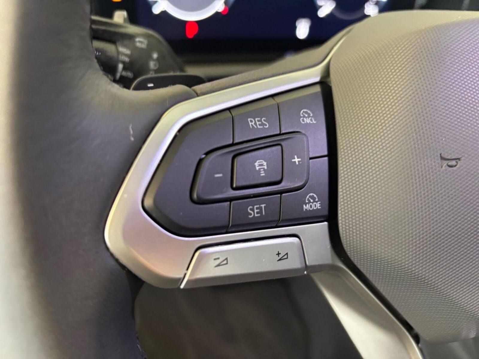 Volkswagen Tiguan – Bild 16