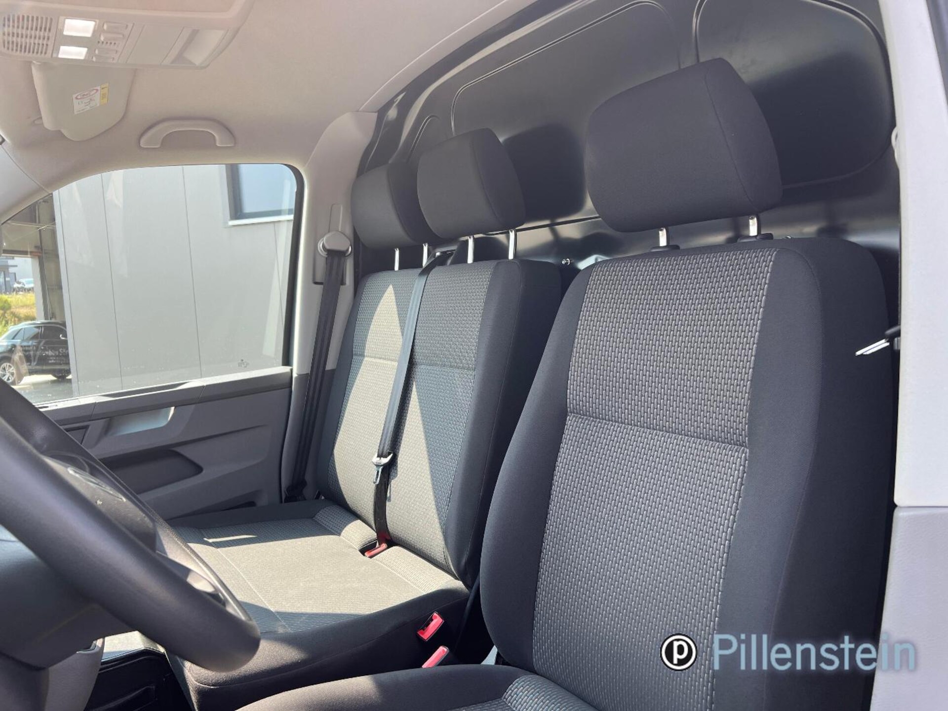 Volkswagen T6.1 Transporter Kasten langer Radstand