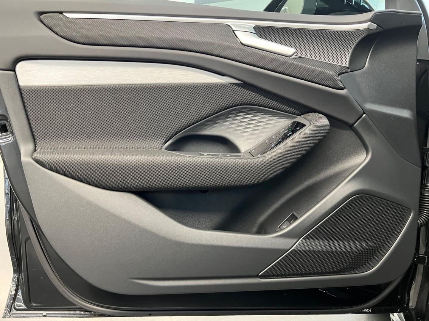 Bild über Audi A6 Avant edition one TFSI quattro 270 kW S tronic - für weitere Informationen kontaktieren Sie den Audi Partner