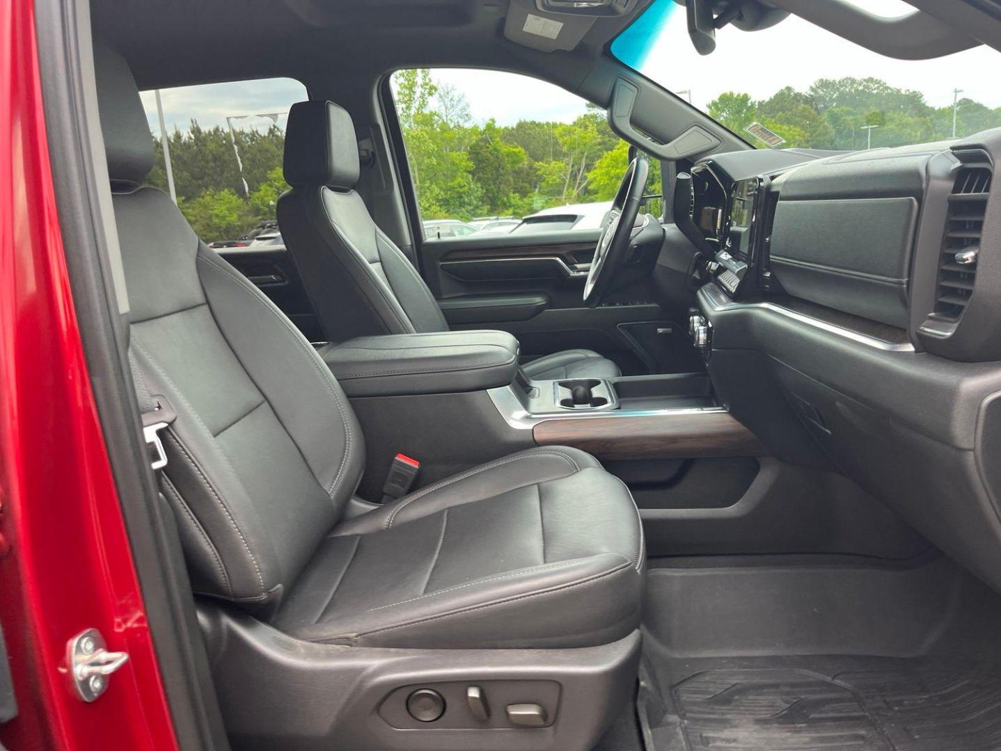 2024 GMC Sierra 2500HD SLT - Photo 38