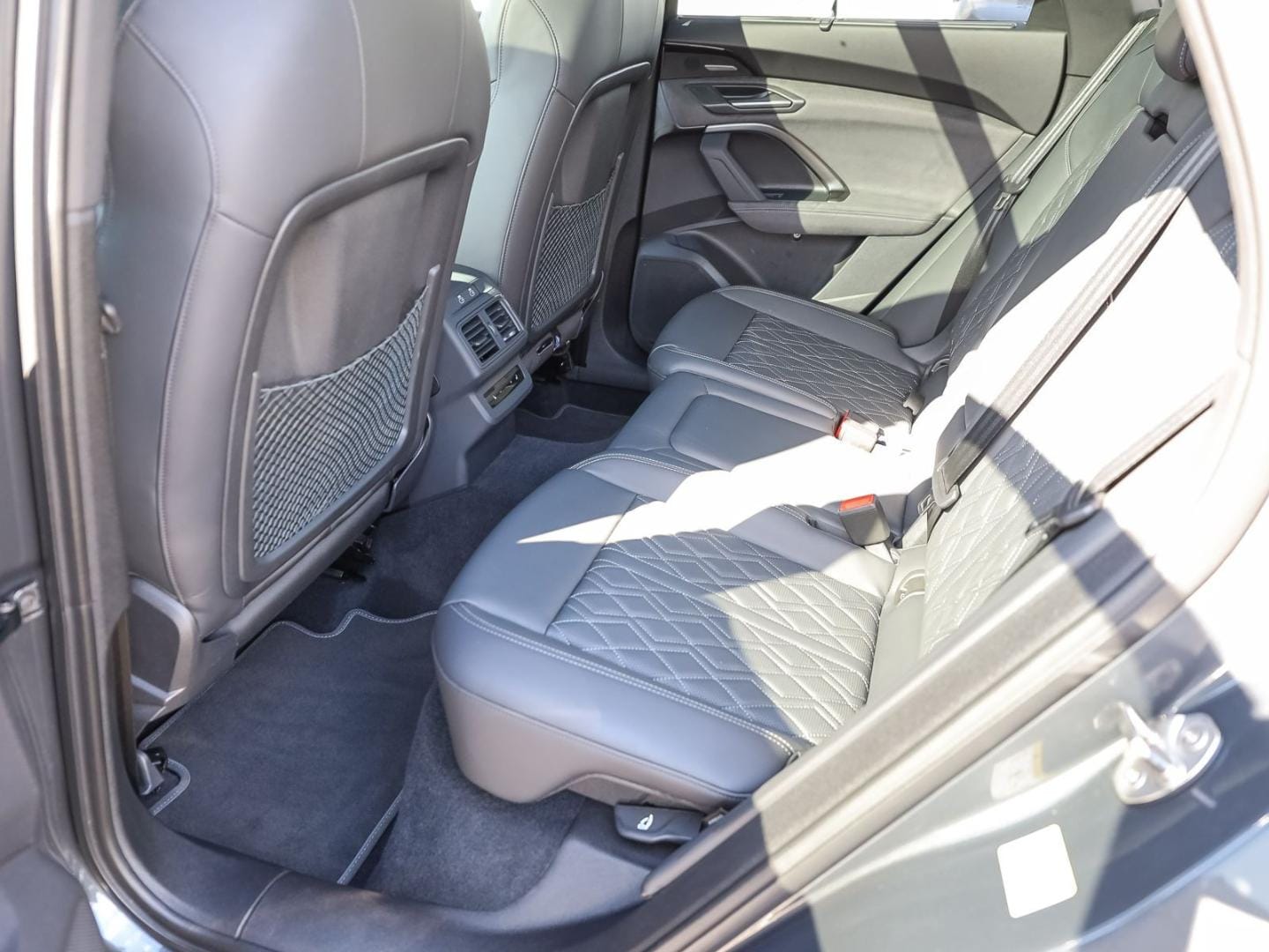 Bild über Audi Q5 SUV TFSI quattro 150 kW S tronic - für weitere Informationen kontaktieren Sie den Audi Partner