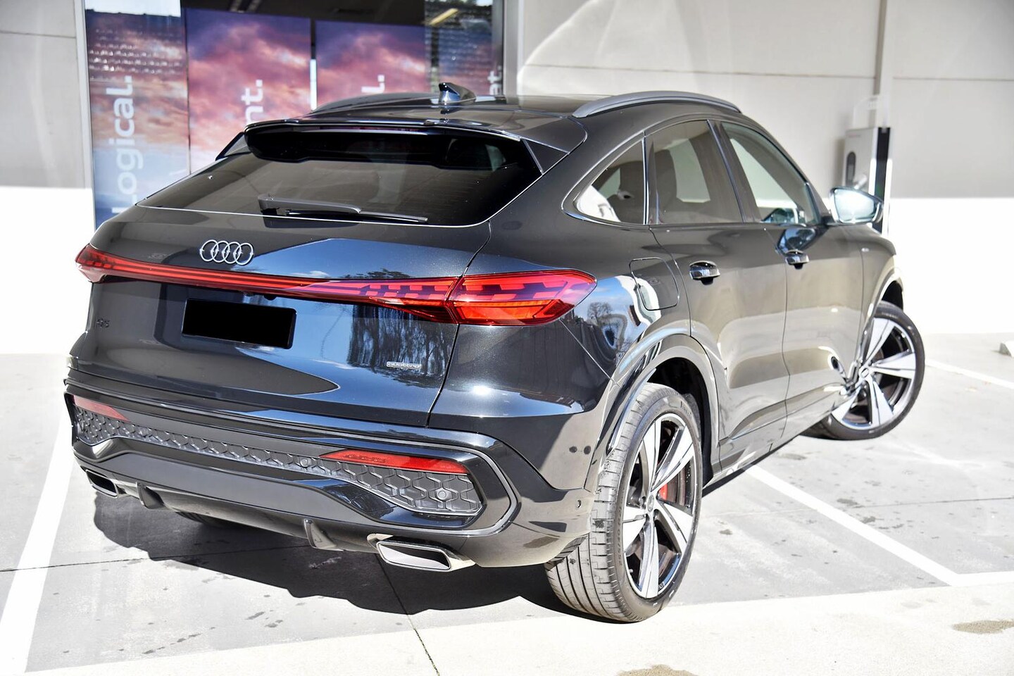 Image about Audi Q5 Sportback e-hybrid quattro S tronic