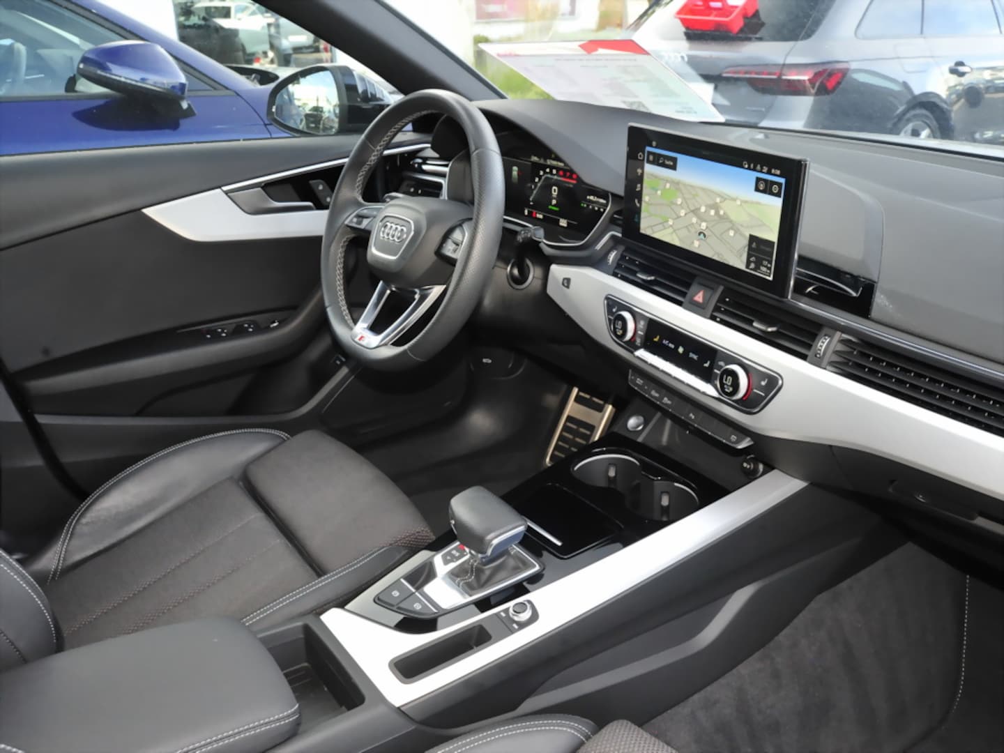 Bild über Audi A4 Avant S line 40 TFSI S tronic - für weitere Informationen kontaktieren Sie den Audi Partner