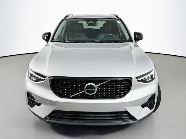 2025 Volvo XC40