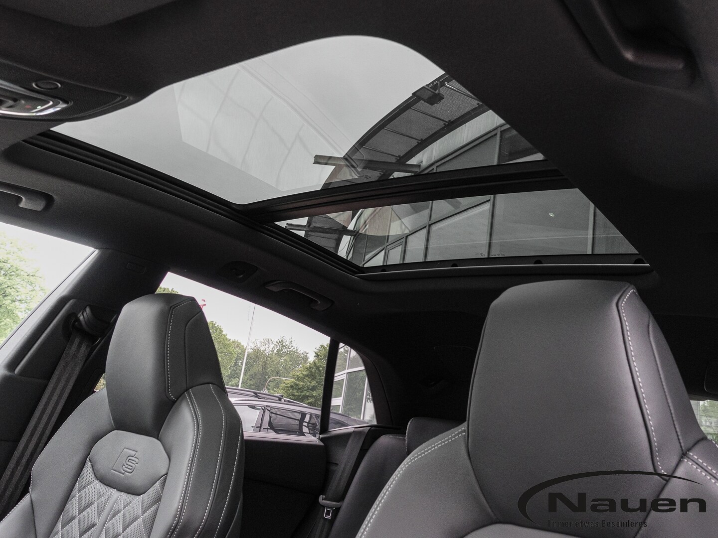 Image about Audi SQ8 SUV TFSI quattro tiptronic