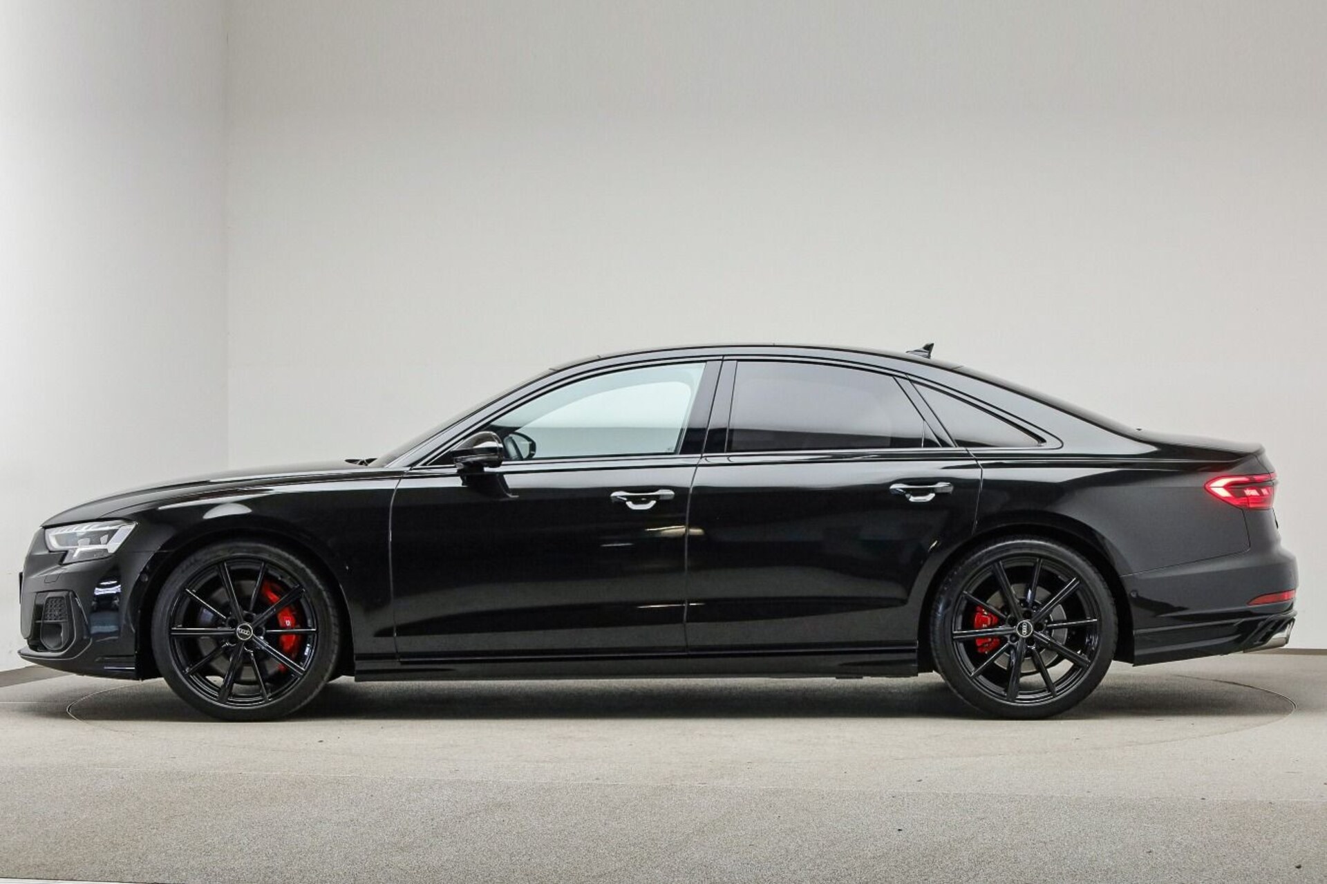 Audi S8