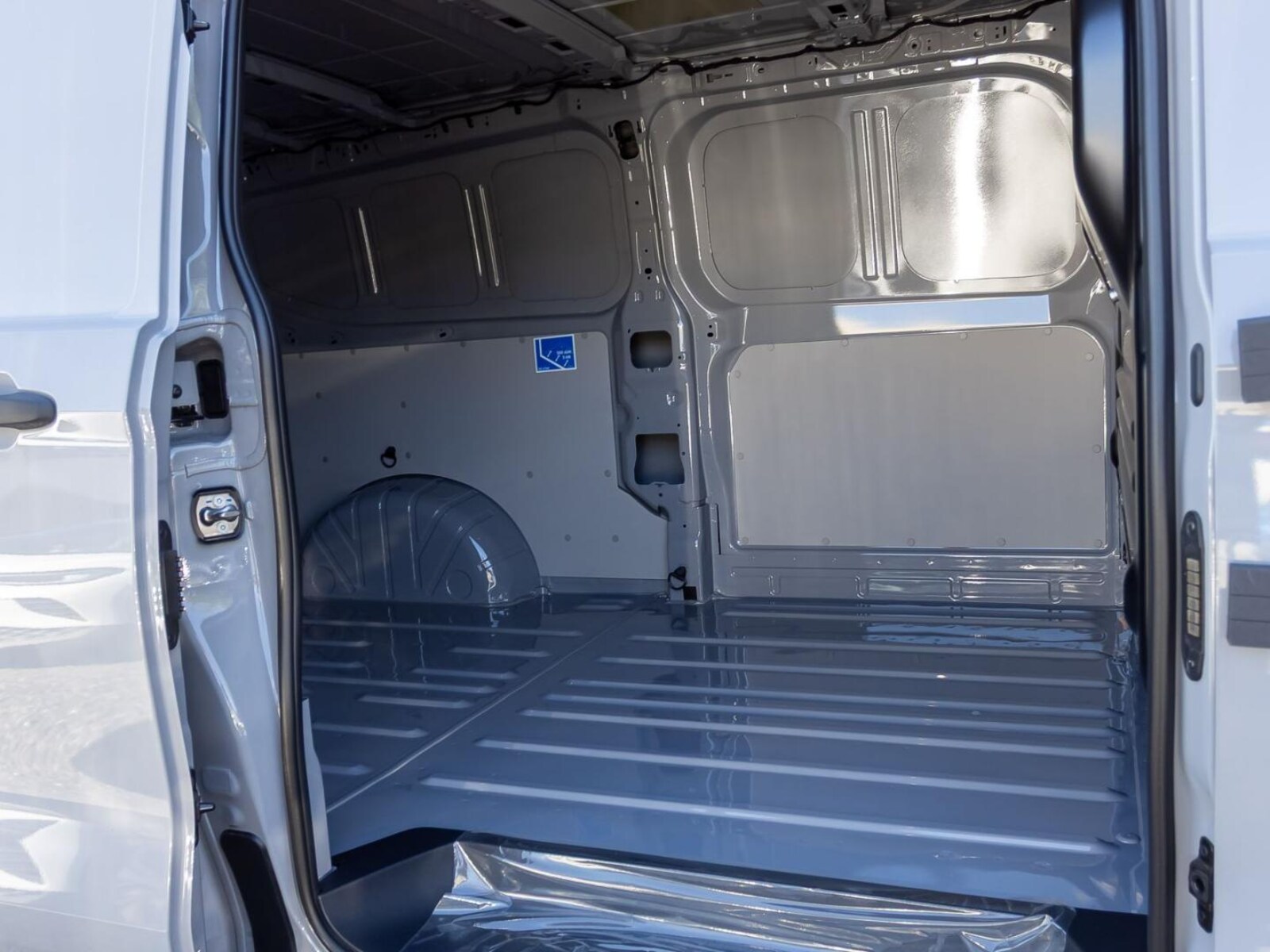 Volkswagen Transporter Kasten langer Radstand – Bild 18