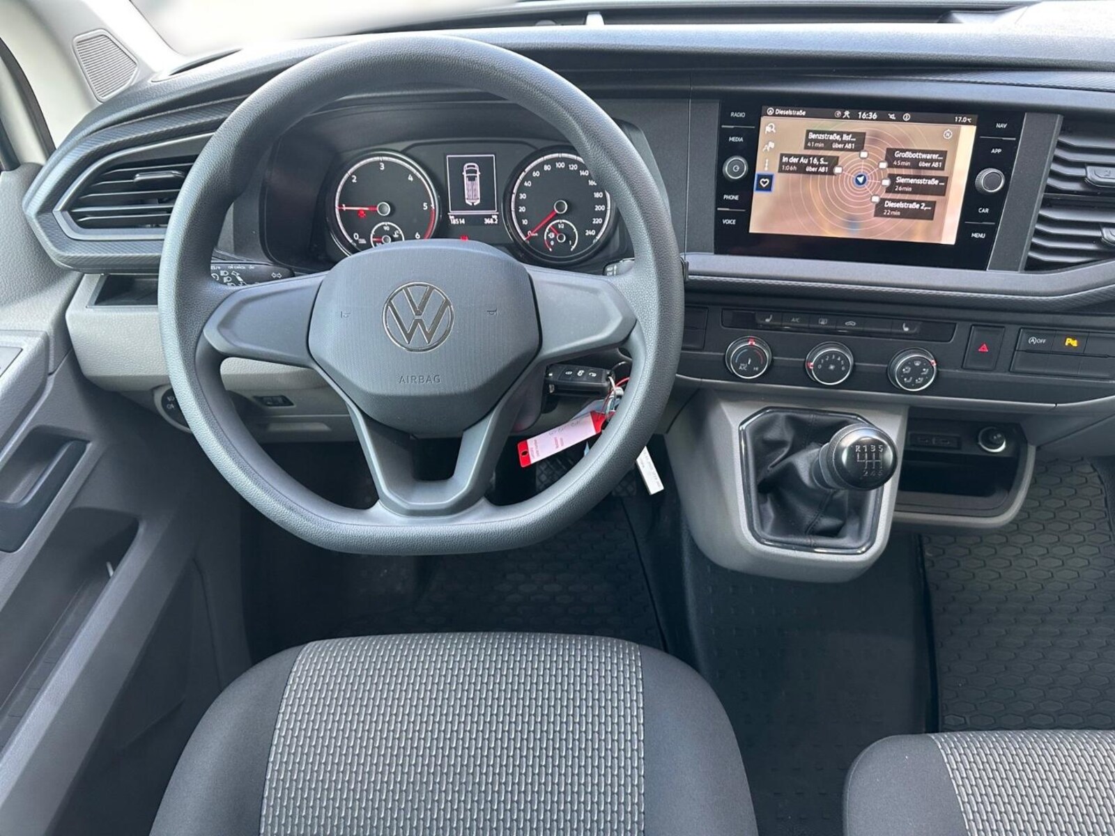Volkswagen T6.1 Transporter Kasten kurzer Radstand – Bild 11