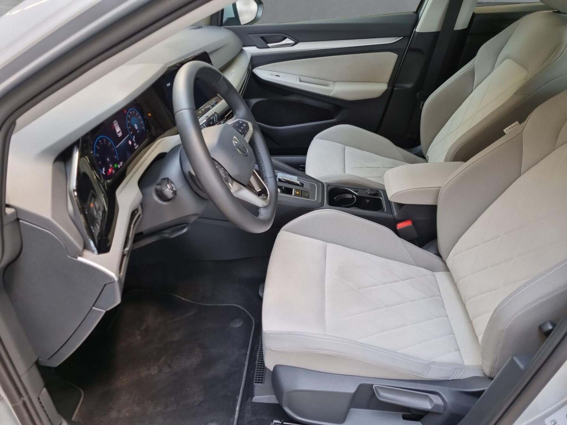 Volkswagen Golf Variant Life