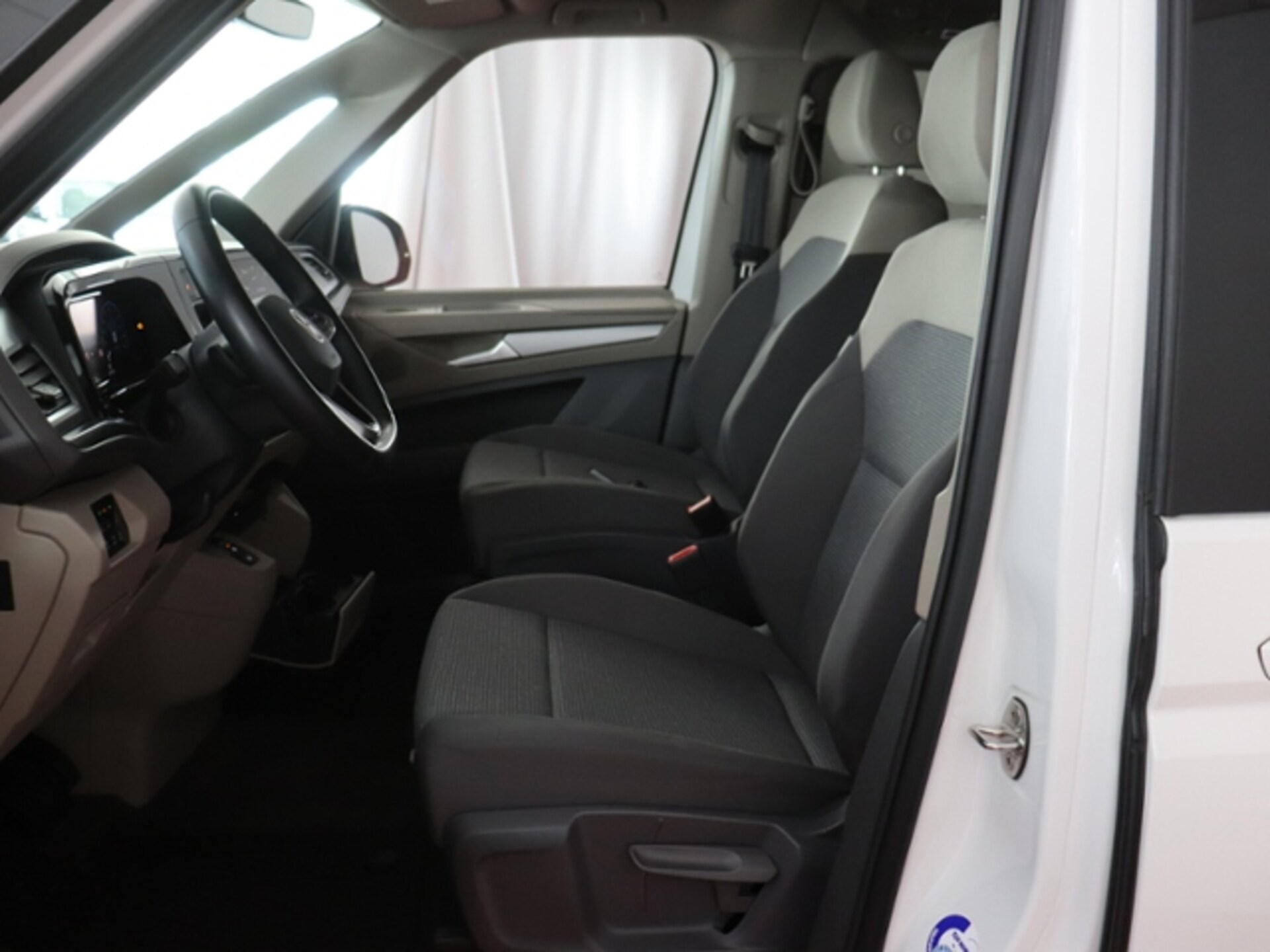 Volkswagen Multivan Langversion Basis-Modell