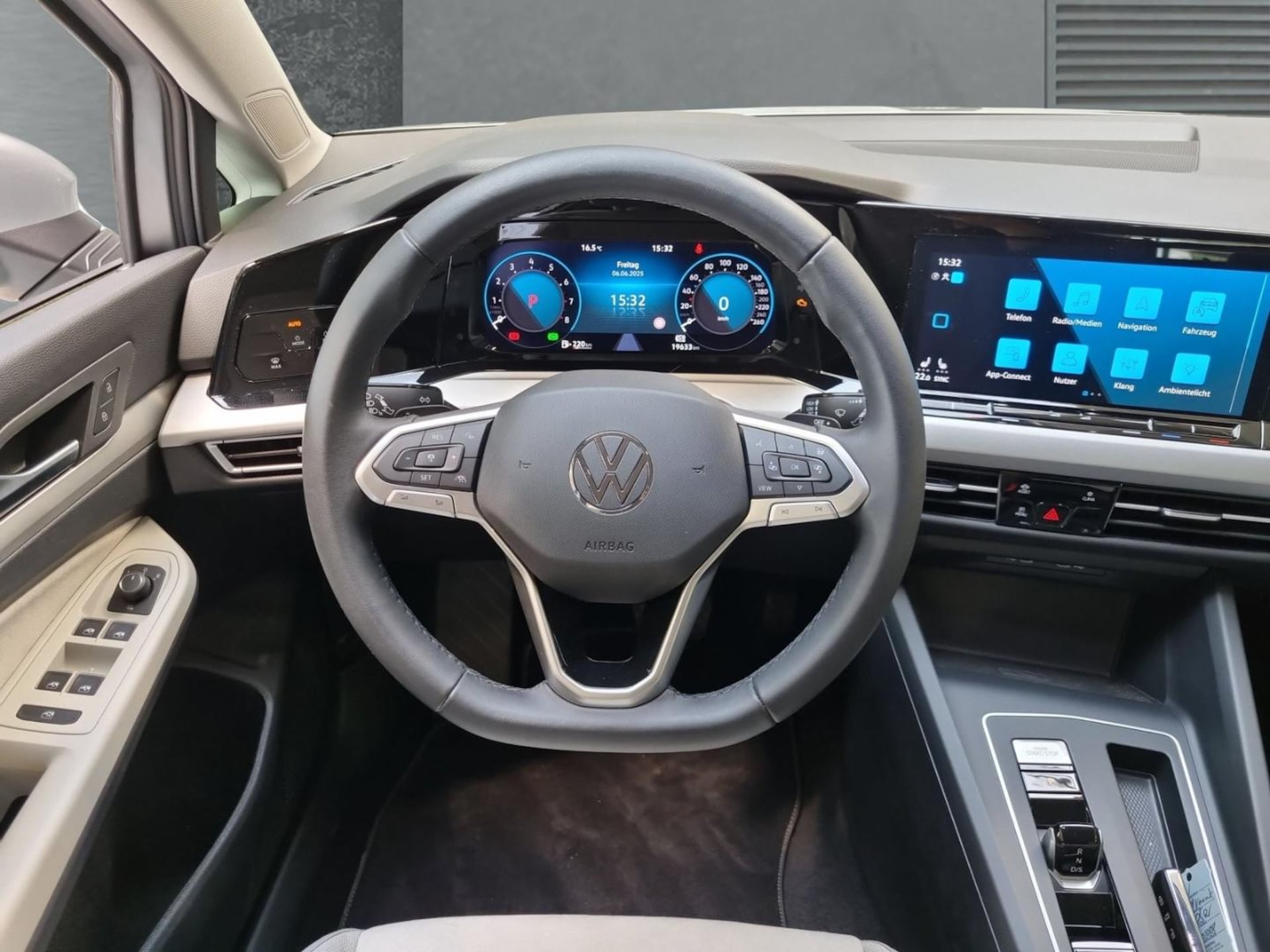 Volkswagen Golf Variant Life
