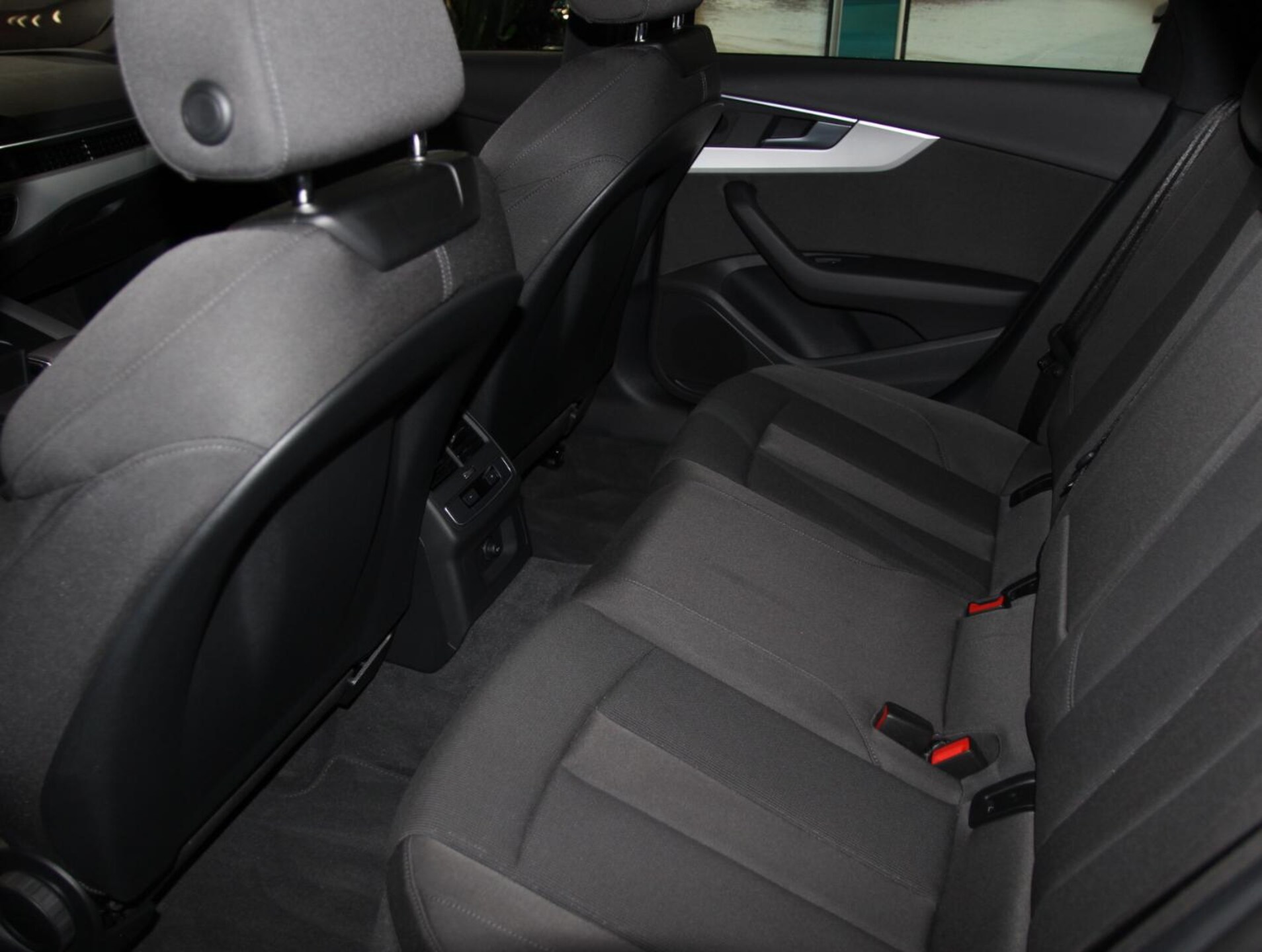 Audi A4 Avant S line