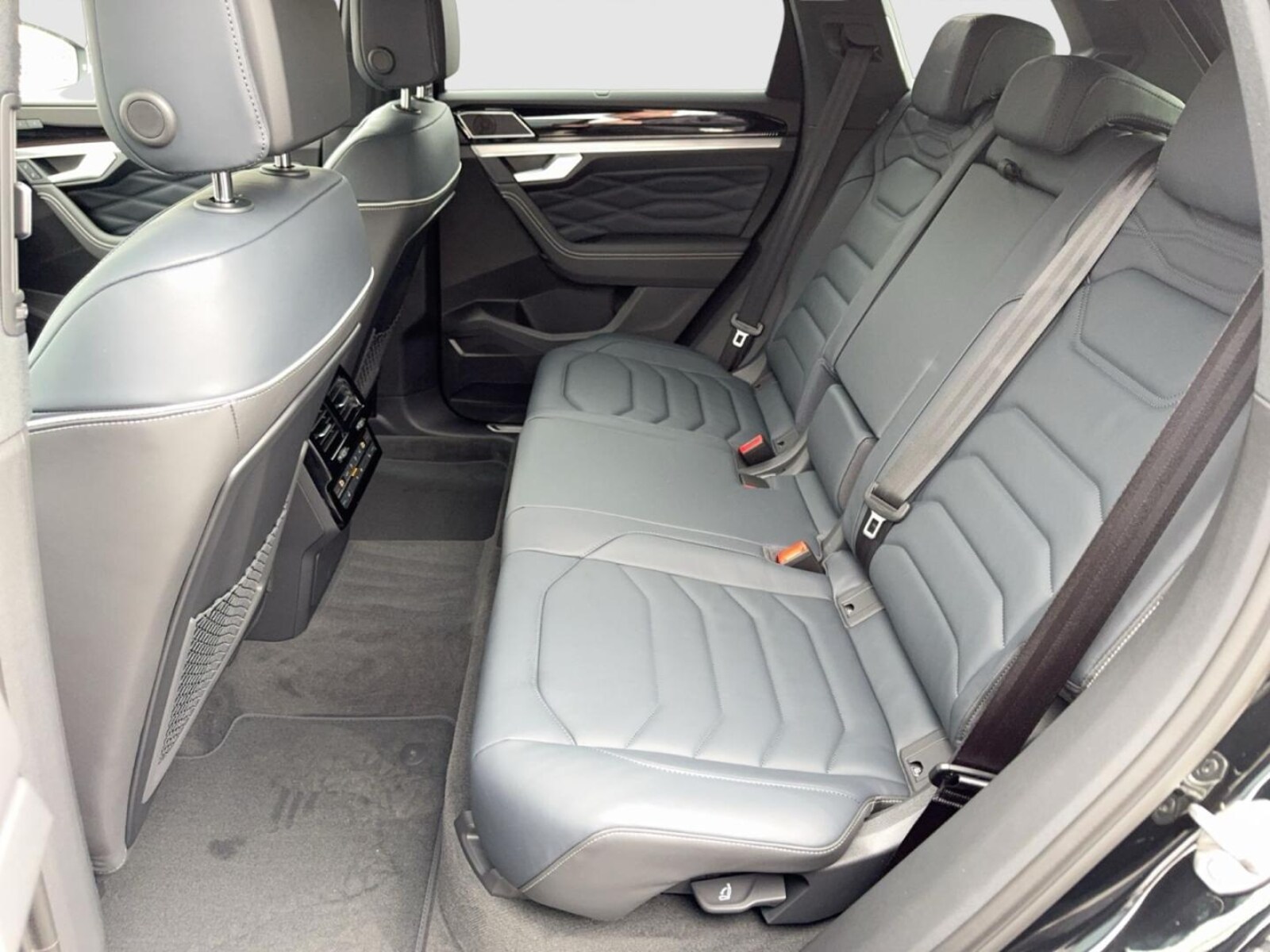 Volkswagen Touareg – Bild 13