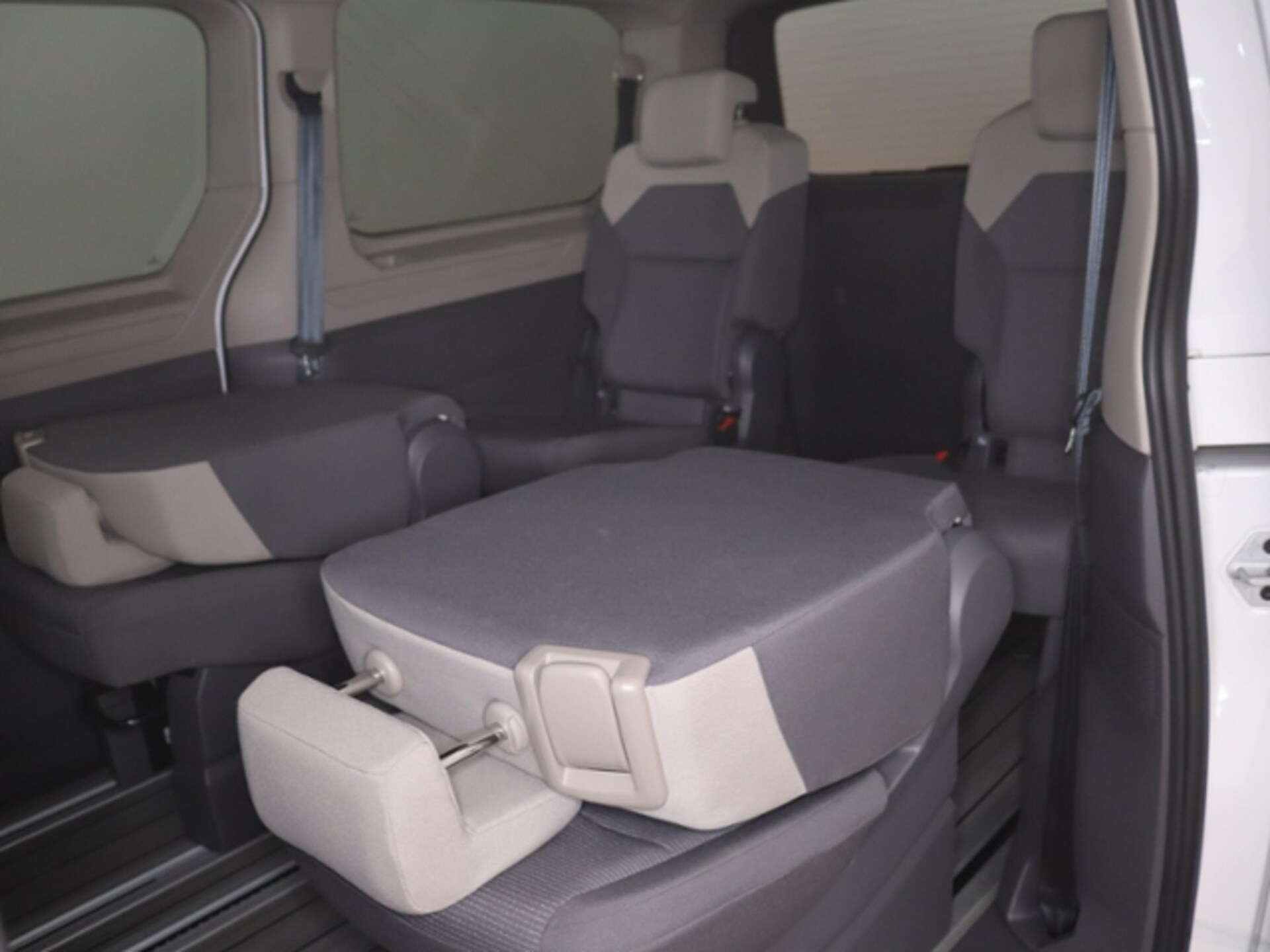 Volkswagen Multivan Langversion Basis-Modell