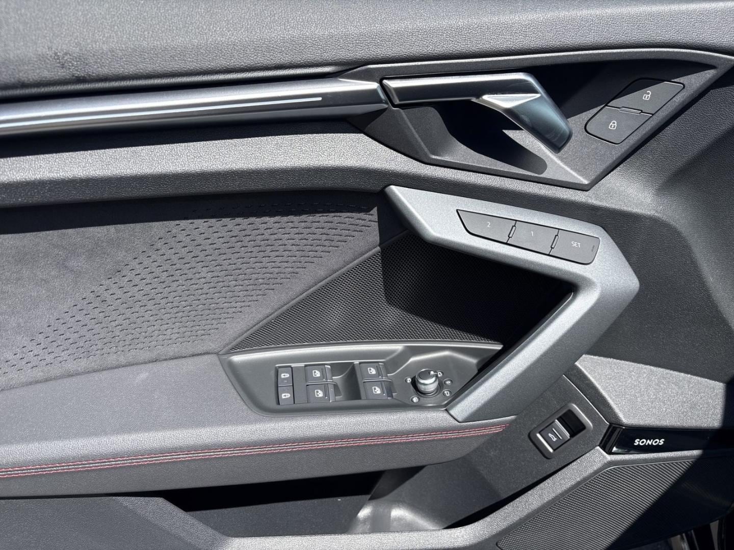 Bild über Audi S3 Sportback TFSI quattro S tronic - für weitere Informationen kontaktieren Sie den Audi Partner