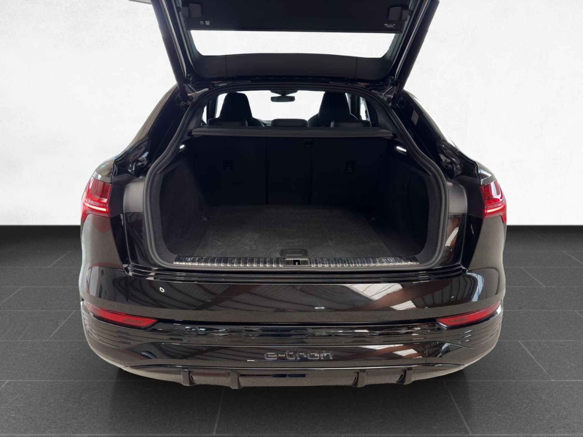 Audi Q8 Sportback e-tron S line