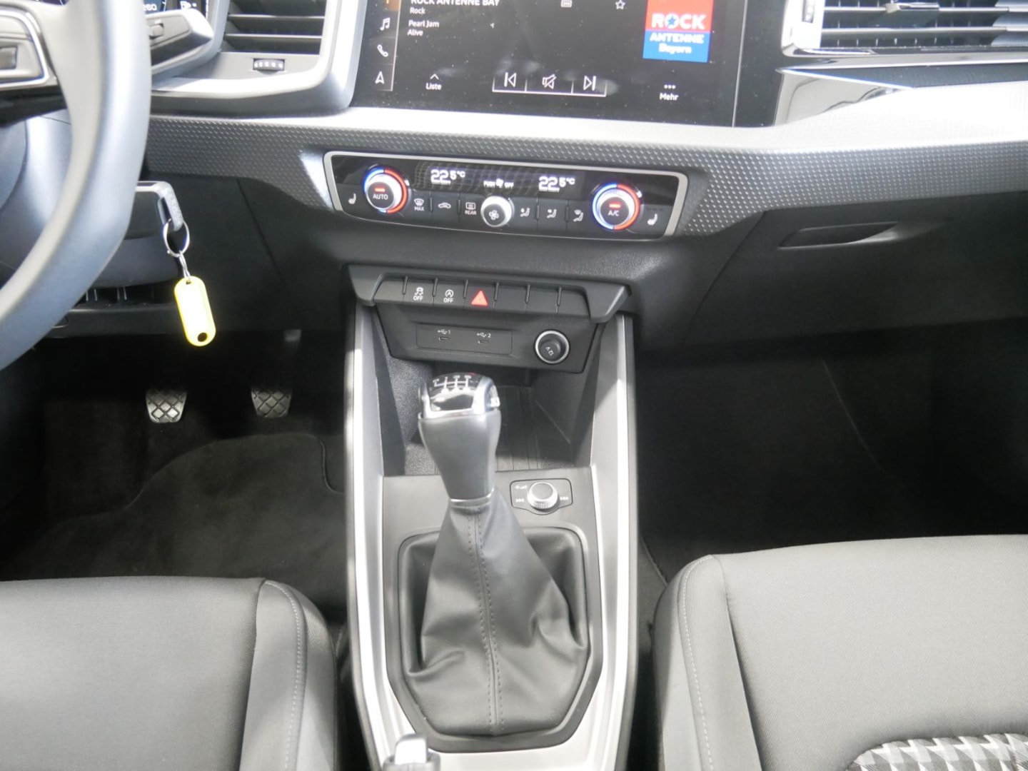 Bild über Audi A1 Sportback S line 30 TFSI Schaltgetriebe - für weitere Informationen kontaktieren Sie den Audi Partner