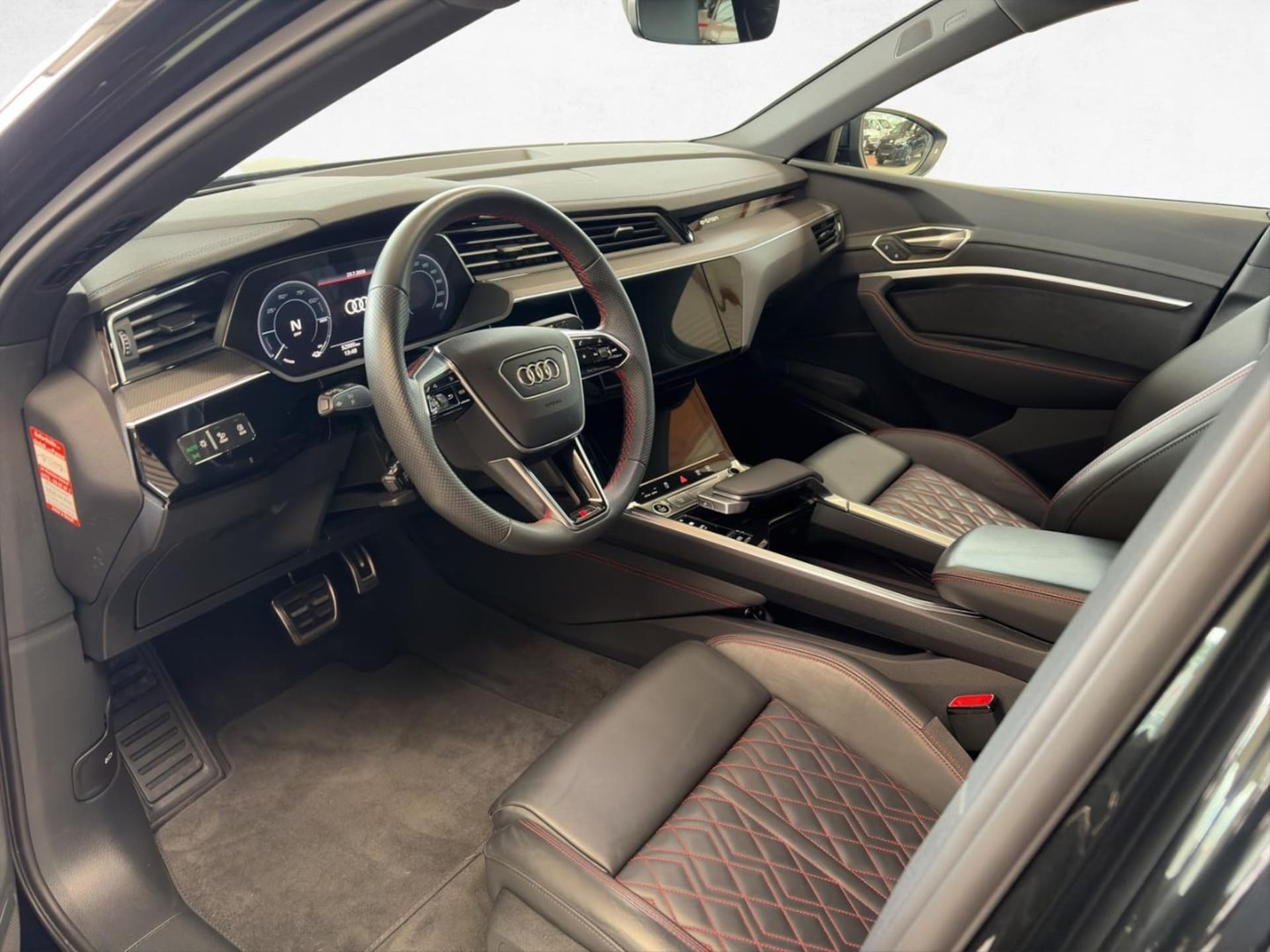 Audi Q8 Sportback e-tron S line