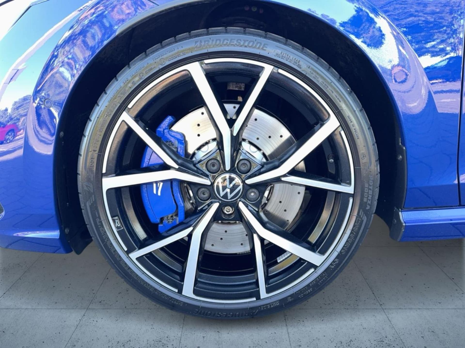 Volkswagen Golf Variant R