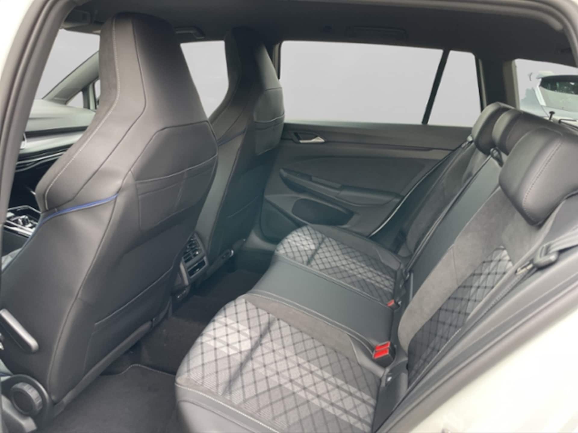 Volkswagen Golf Variant R-Line