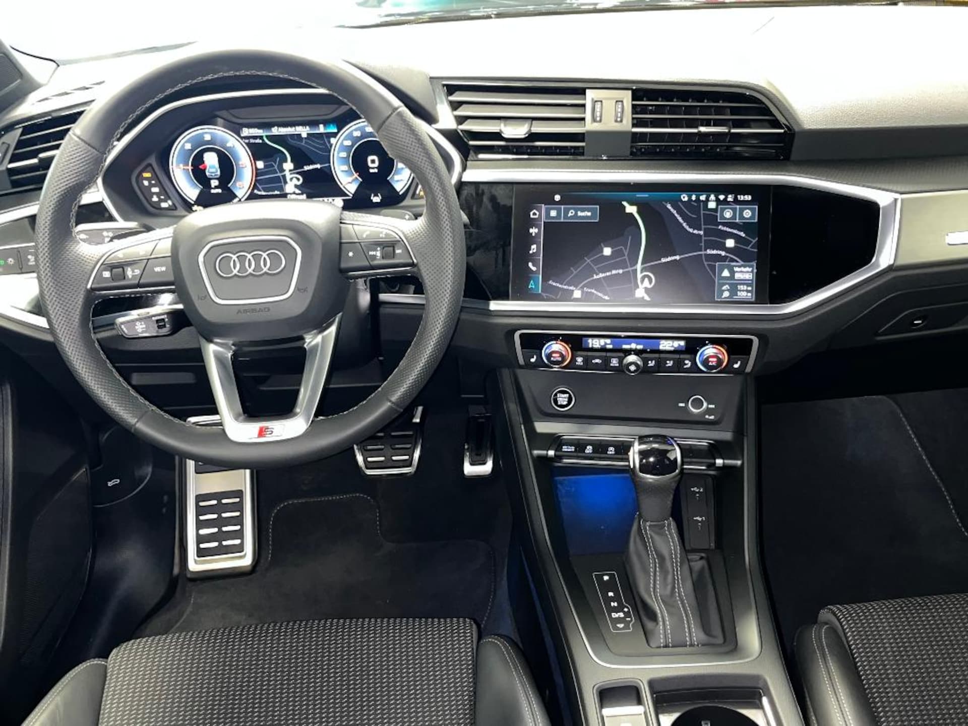 Audi Q3 SUV S line