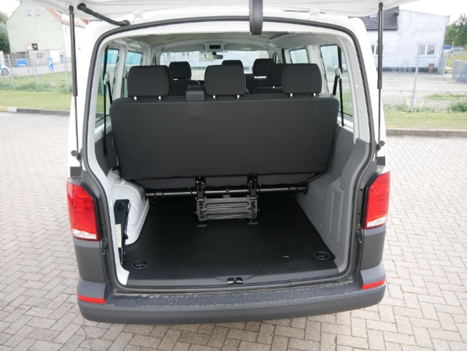 Volkswagen T6.1 Transporter Kombi kurzer Radstand