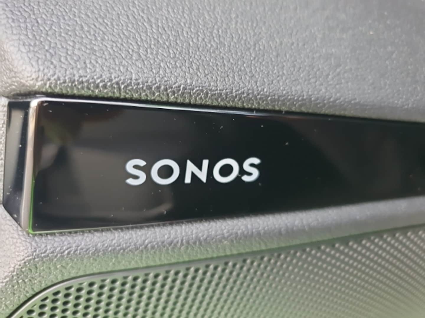 Bild über Audi RS 3 Sportback TFSI quattro S tronic - für weitere Informationen kontaktieren Sie den Audi Partner