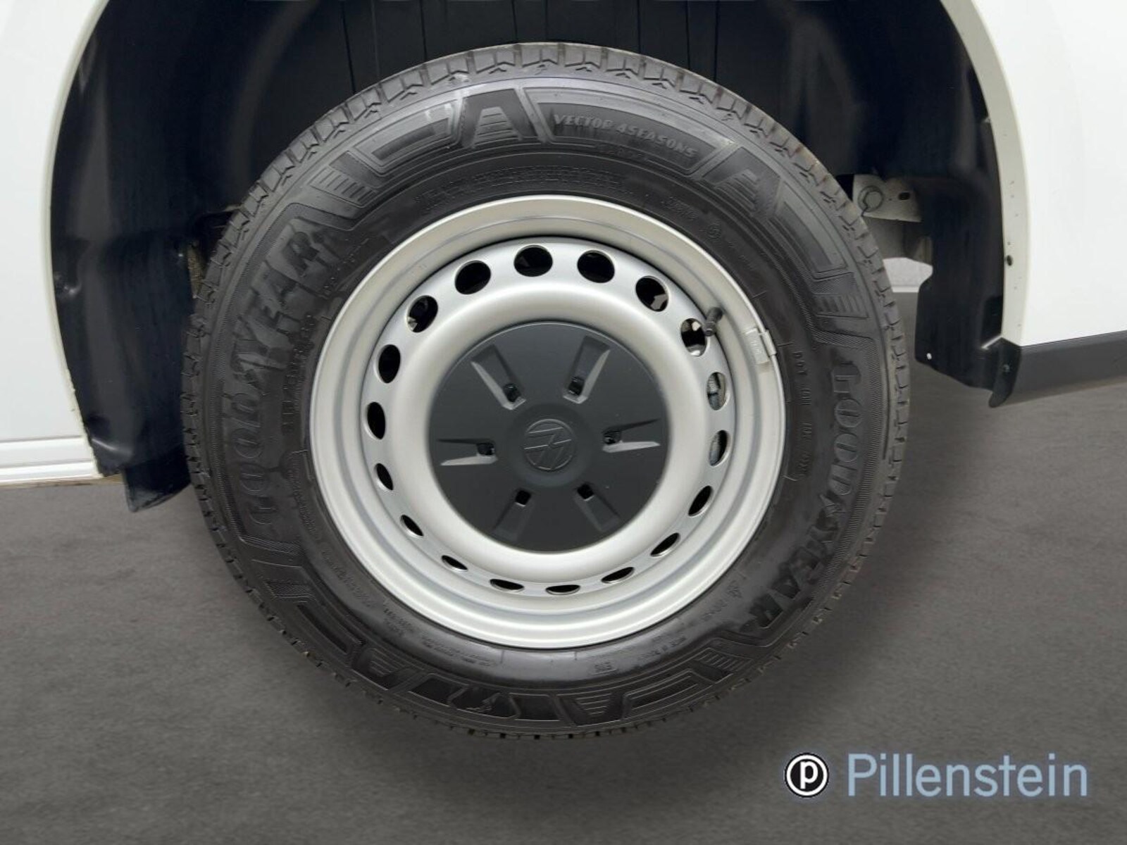 Volkswagen Transporter Kasten kurzer Radstand – Bild 3