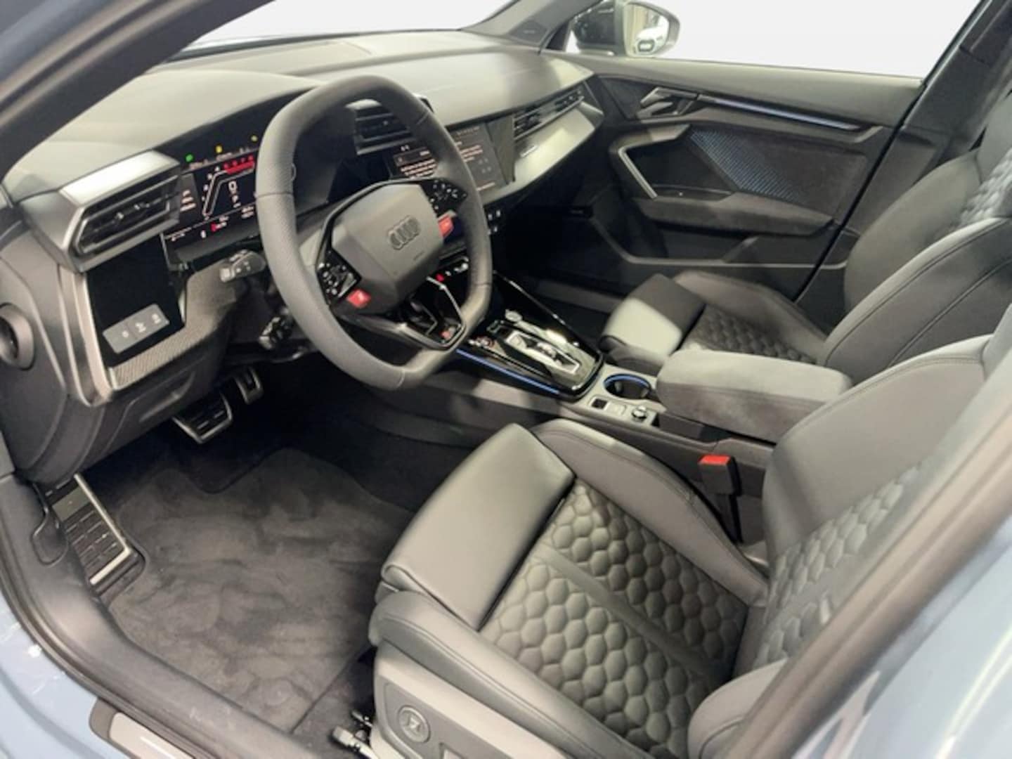 Bild über Audi RS 3 Sportback TFSI quattro 294 kW S tronic - für weitere Informationen kontaktieren Sie den Audi Partner