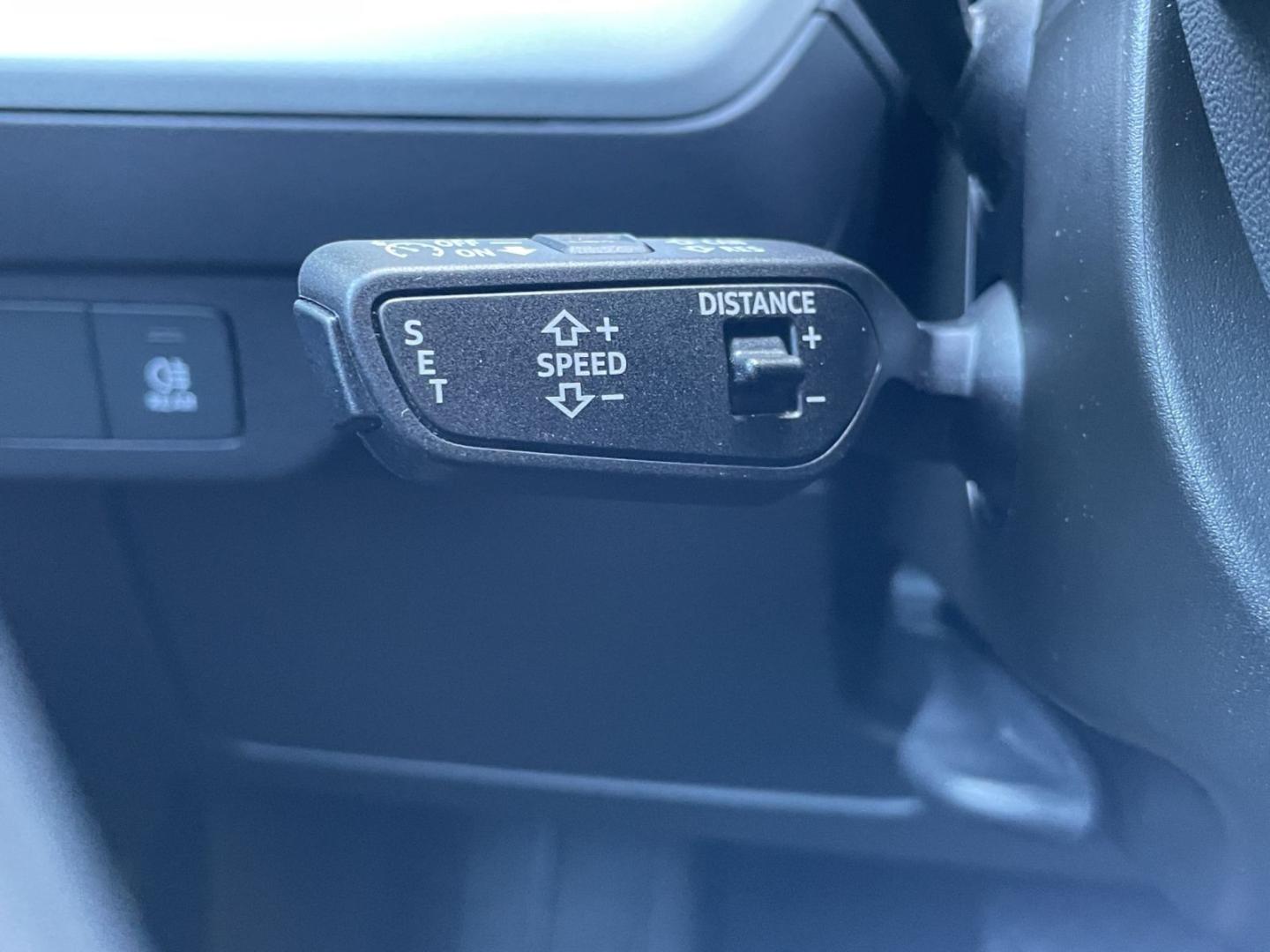 Image about Audi Q4 e-tron 40 e-tron