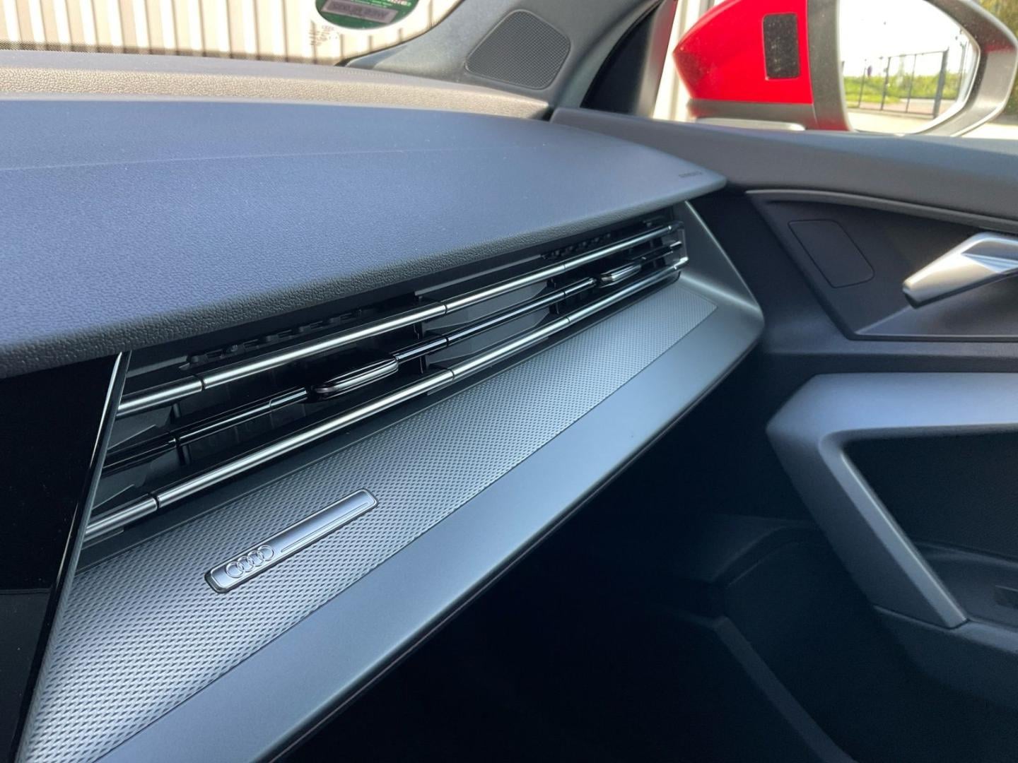 Bild über Audi A3 Limousine S line 35 TDI S tronic - für weitere Informationen kontaktieren Sie den Audi Partner